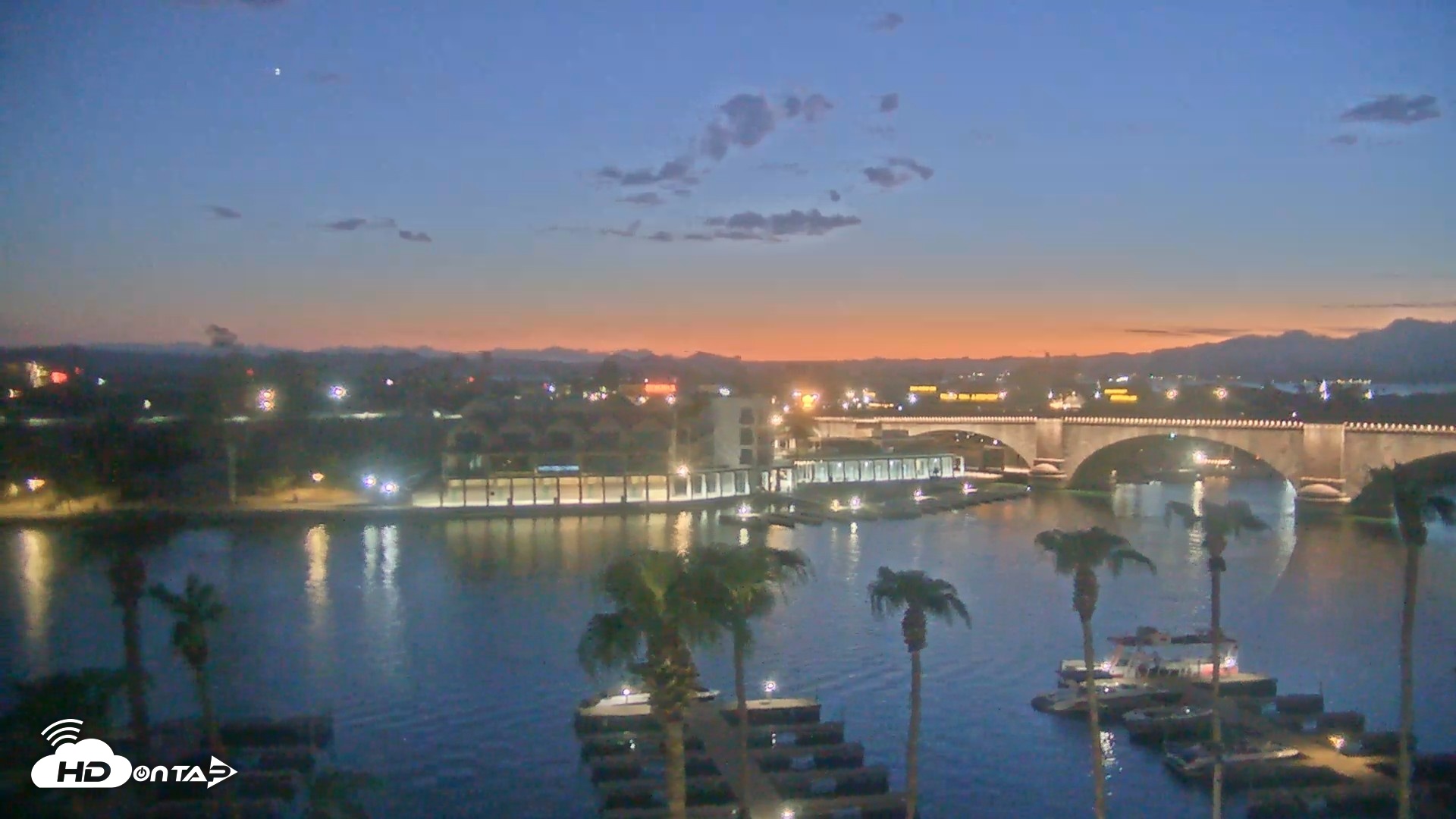 Snapshot of Lake Havasu London Bridge Live Webcam taken Aug 30, 2026, 7:41pm MST