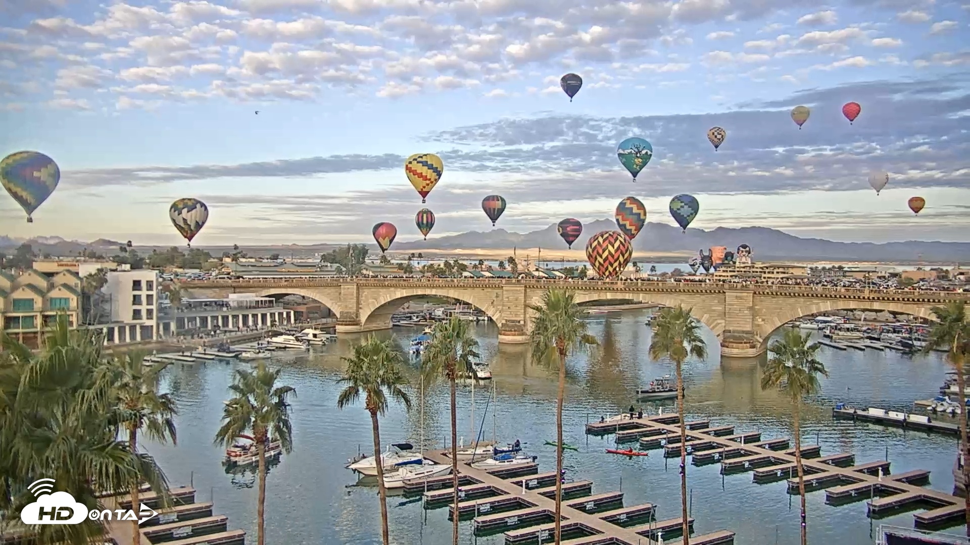 Snapshot of Lake Havasu London Bridge Live Webcam taken Jan 23, 2026, 8:21am MST