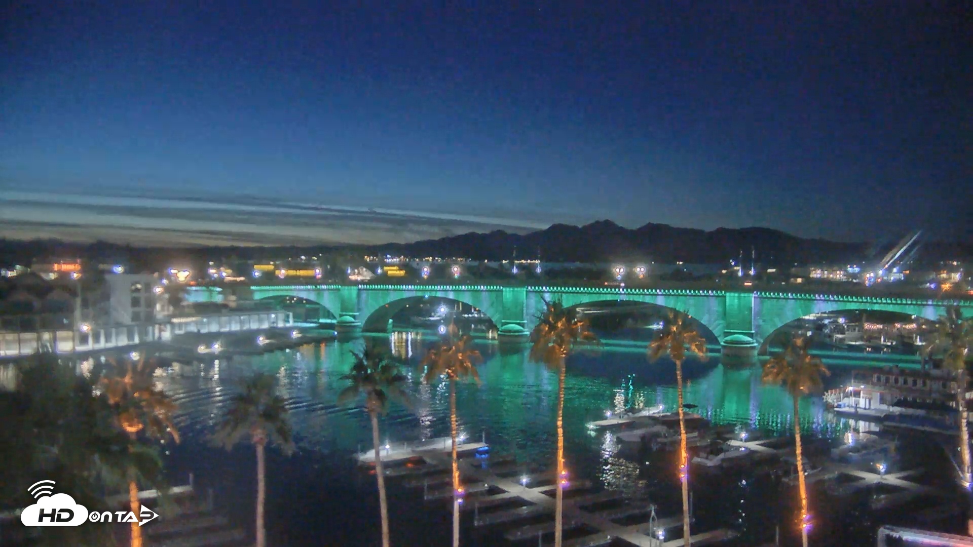 Snapshot of Lake Havasu London Bridge Live Webcam taken Nov 10, 2025, 6:24pm MST