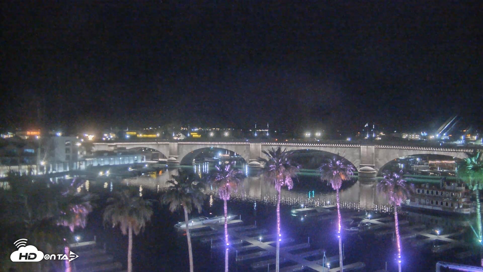 Snapshot of Lake Havasu London Bridge Live Webcam taken May 6, 2026, 9:39pm MST