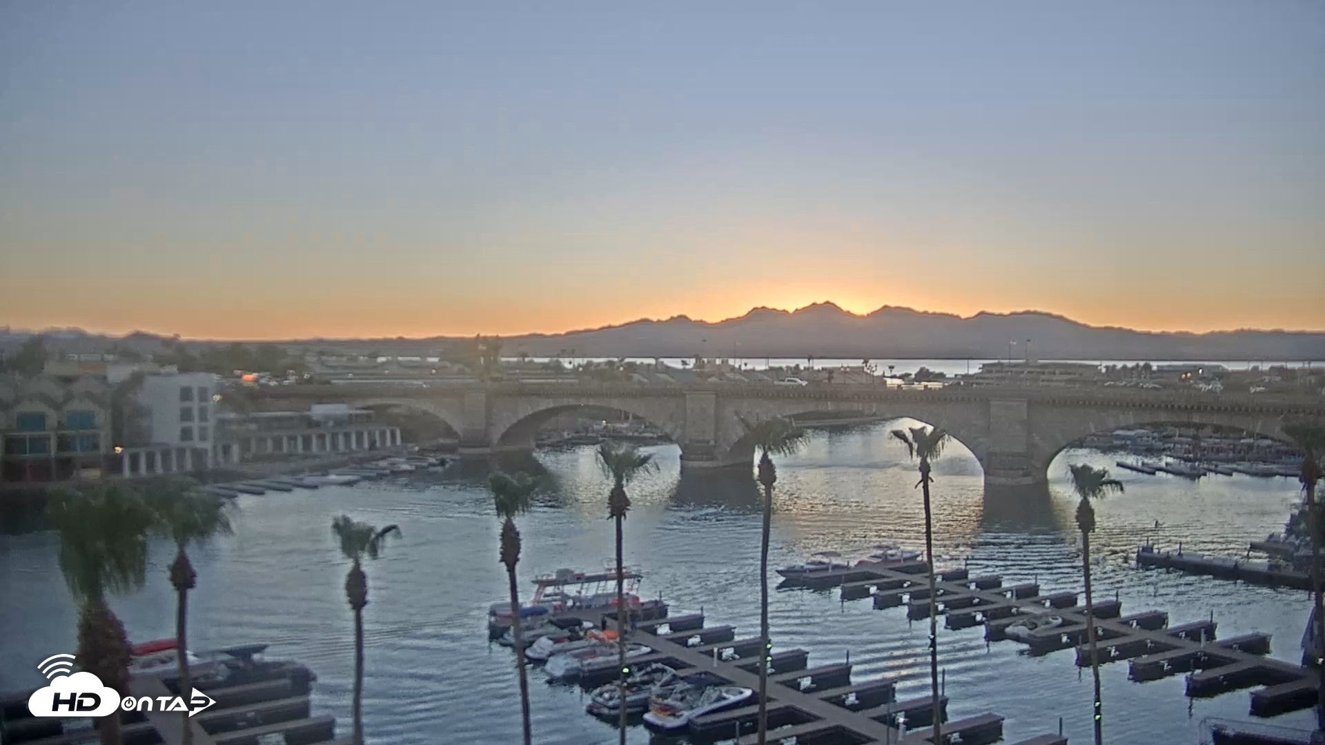 Snapshot of Lake Havasu London Bridge Live Webcam taken Jul 9, 2026, 7:52pm MST