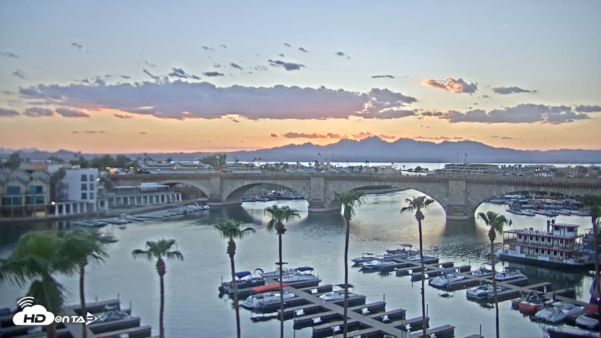 Snapshot of Lake Havasu London Bridge Live Webcam taken Jul 21, 2025, 7:46pm MST