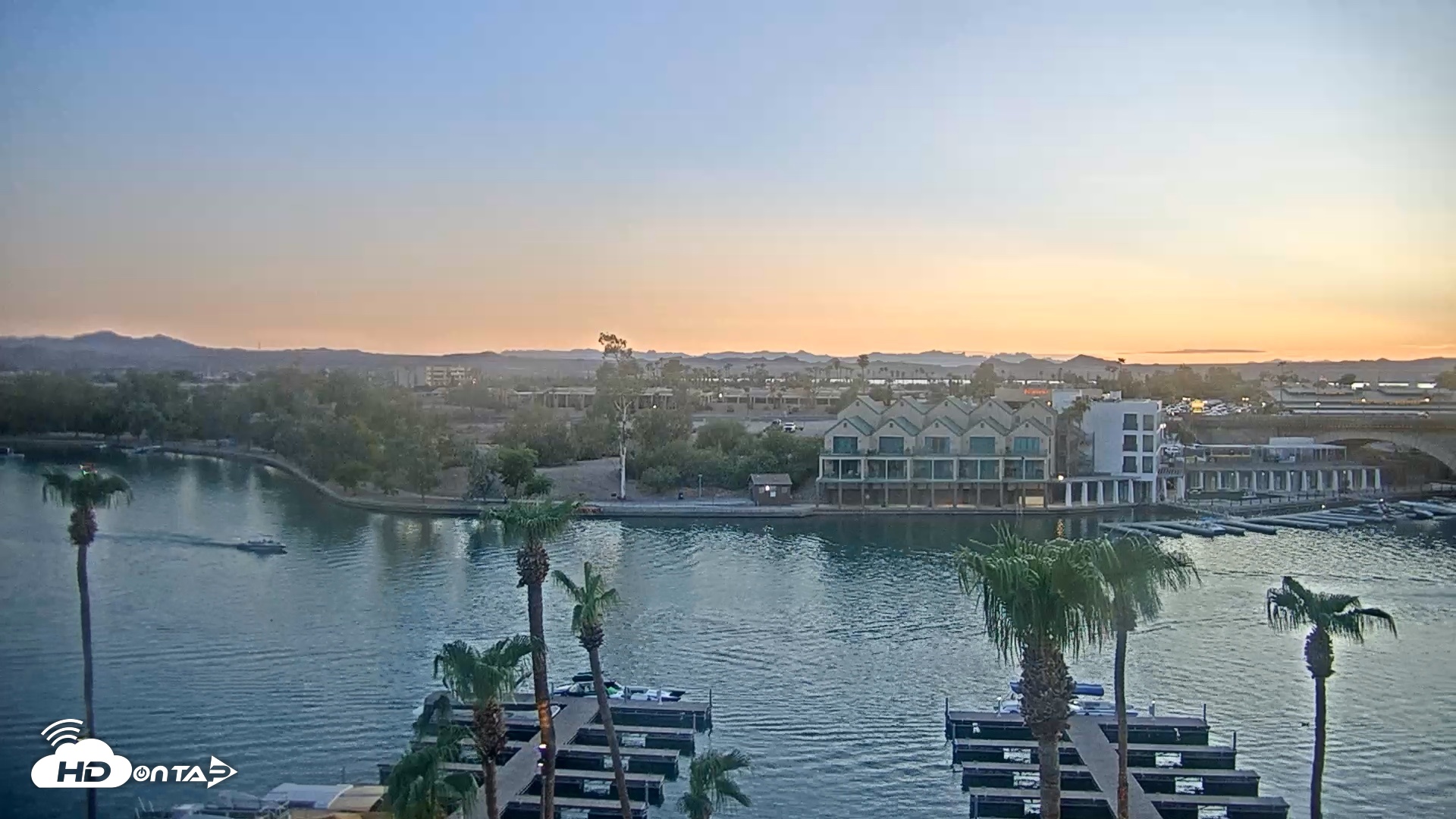 Snapshot of Lake Havasu London Bridge Live Webcam taken Aug 7, 2026, 7:37pm MST