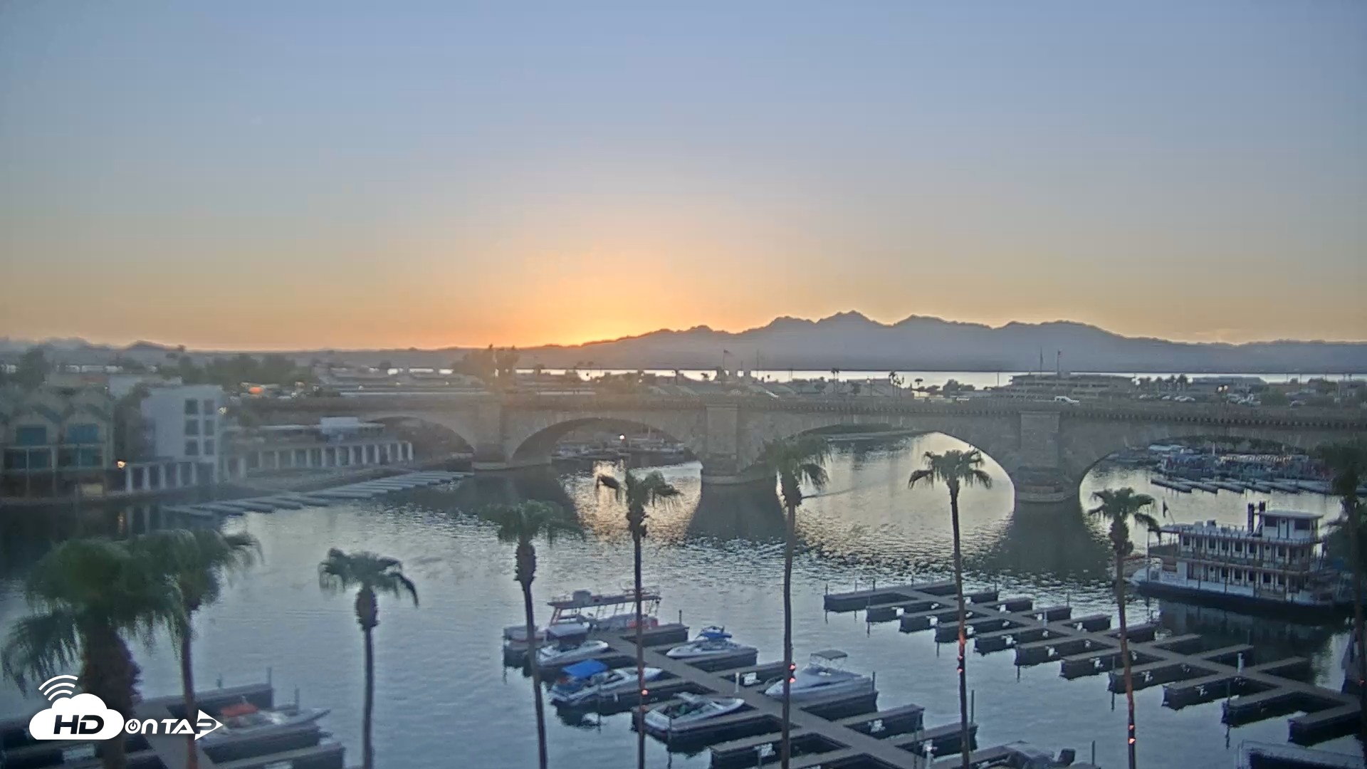 Snapshot of Lake Havasu London Bridge Live Webcam taken Aug 19, 2026, 7:19pm MST