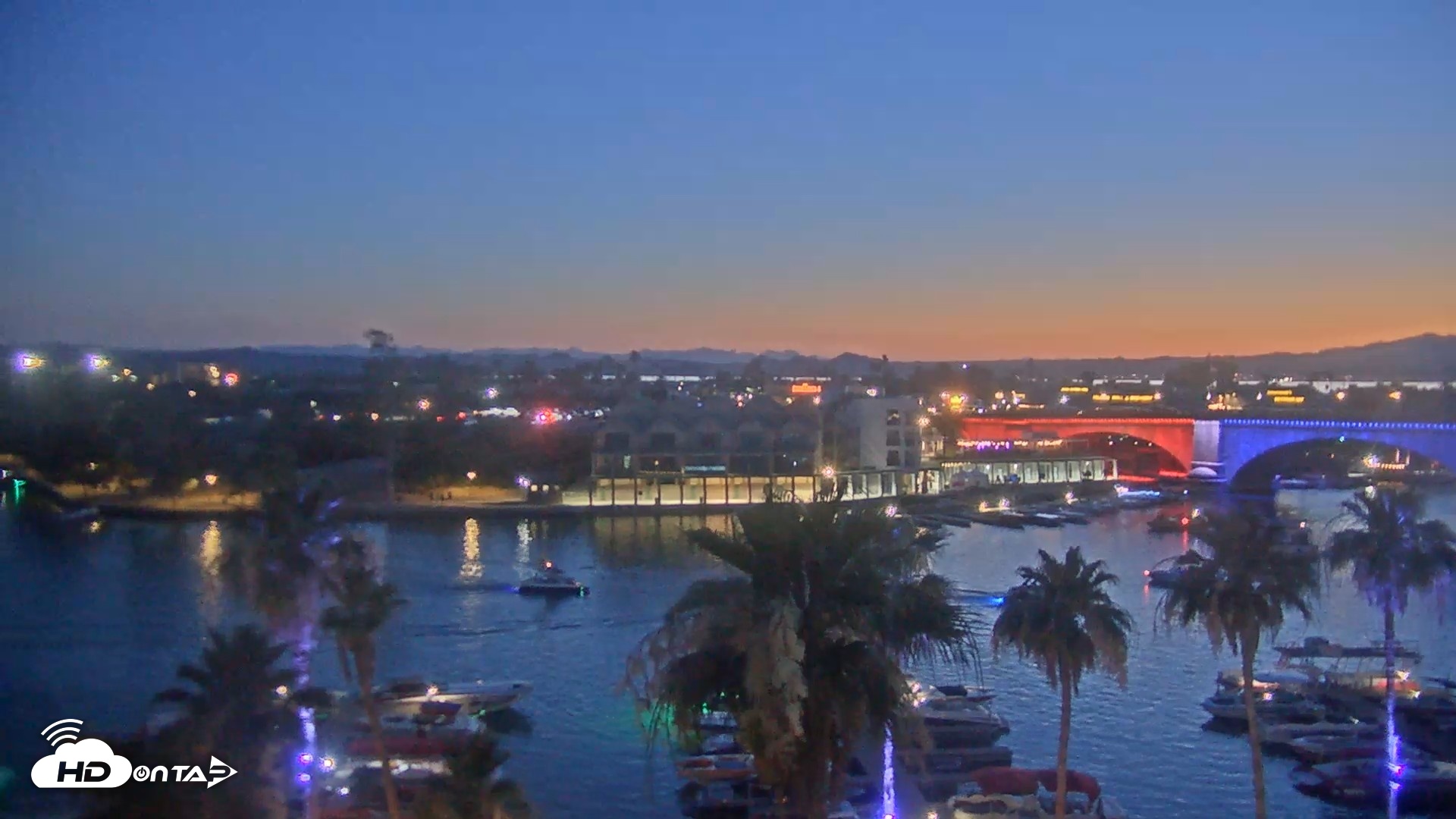 Snapshot of Lake Havasu London Bridge Live Webcam taken May 22, 2026, 8:09pm MST