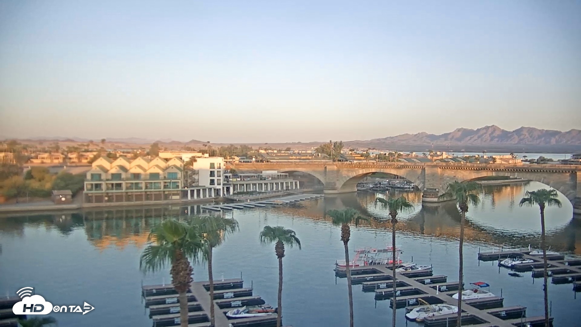 Snapshot of Lake Havasu London Bridge Live Webcam taken Aug 25, 2026, 6:22am MST