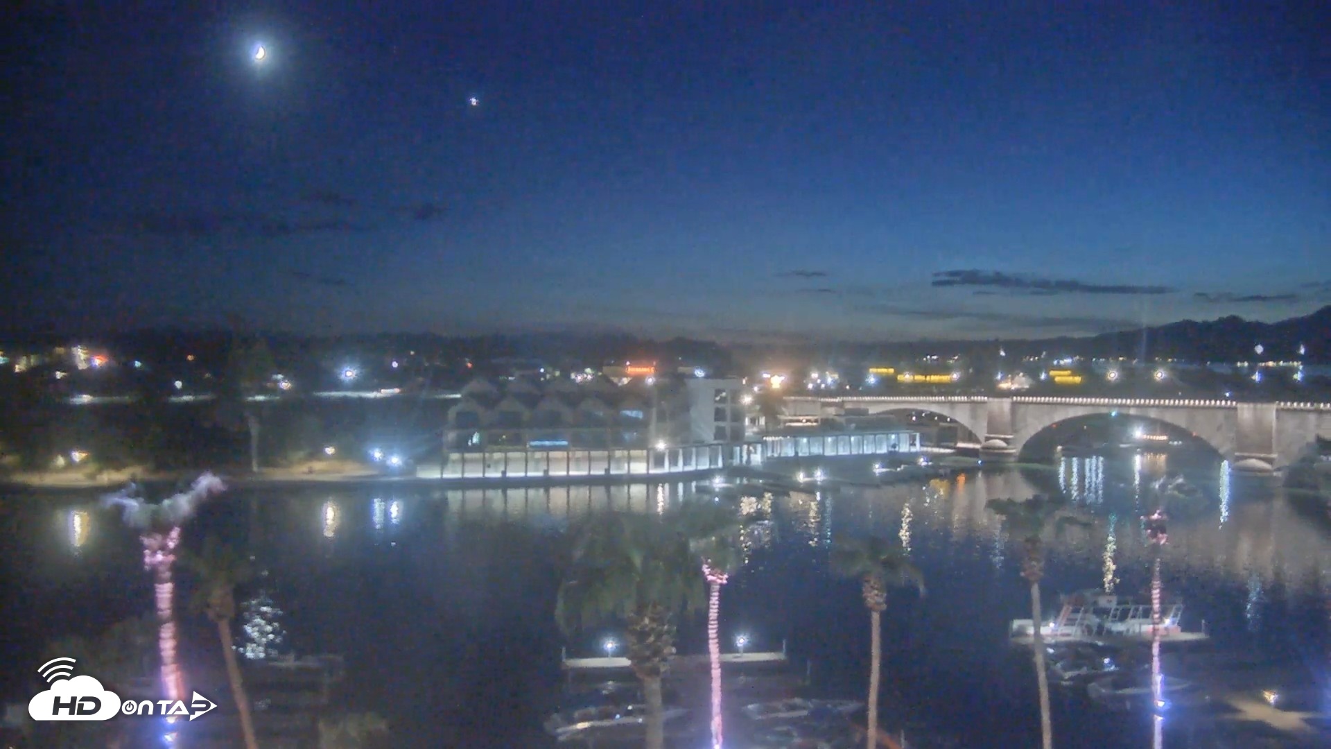 Snapshot of Lake Havasu London Bridge Live Webcam taken Aug 16, 2026, 8:14pm MST