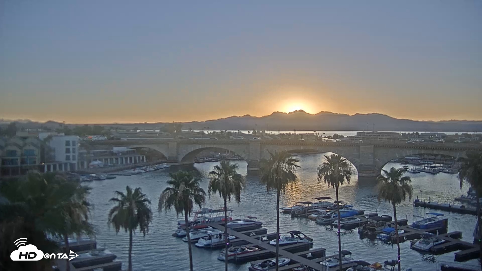 Snapshot of Lake Havasu London Bridge Live Webcam taken Jun 20, 2026, 7:39pm MST