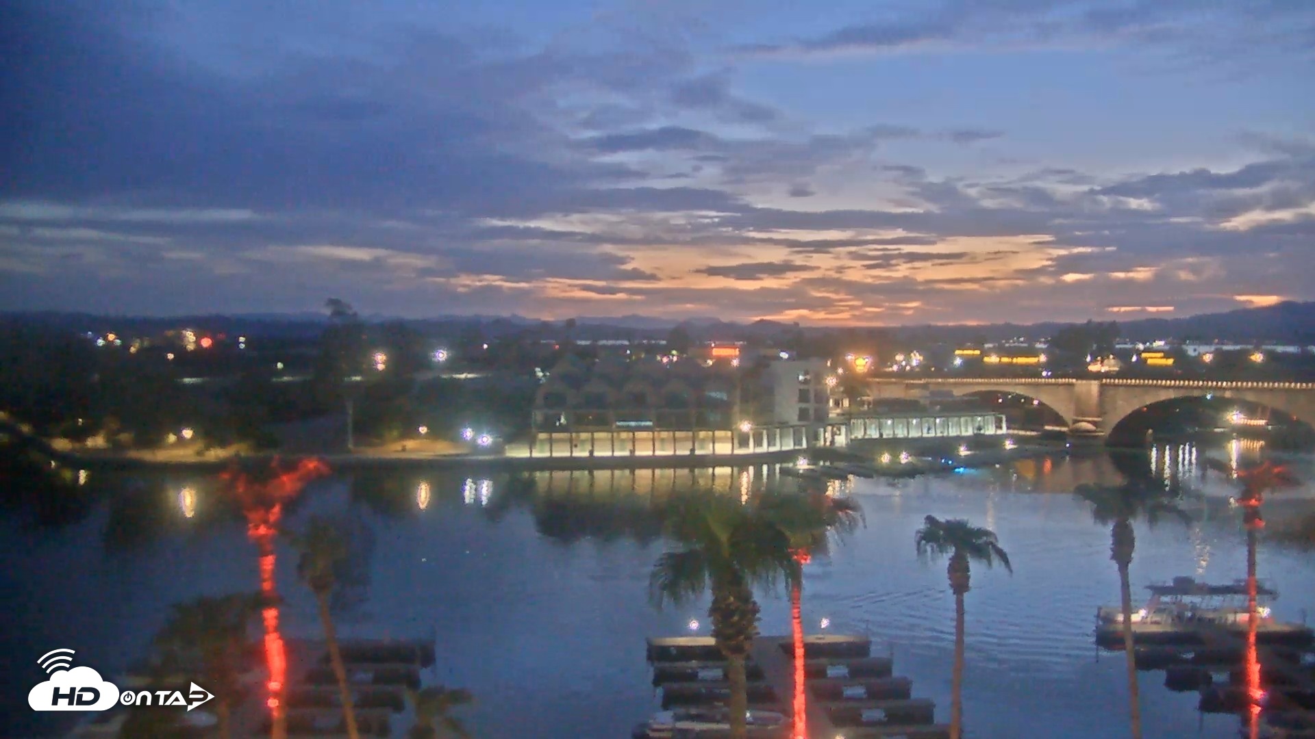 Snapshot of Lake Havasu London Bridge Live Webcam taken Aug 26, 2026, 7:41pm MST