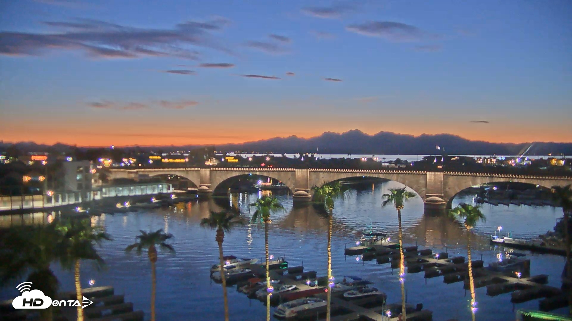 Snapshot of Lake Havasu London Bridge Live Webcam taken Aug 19, 2025, 7:53pm MST