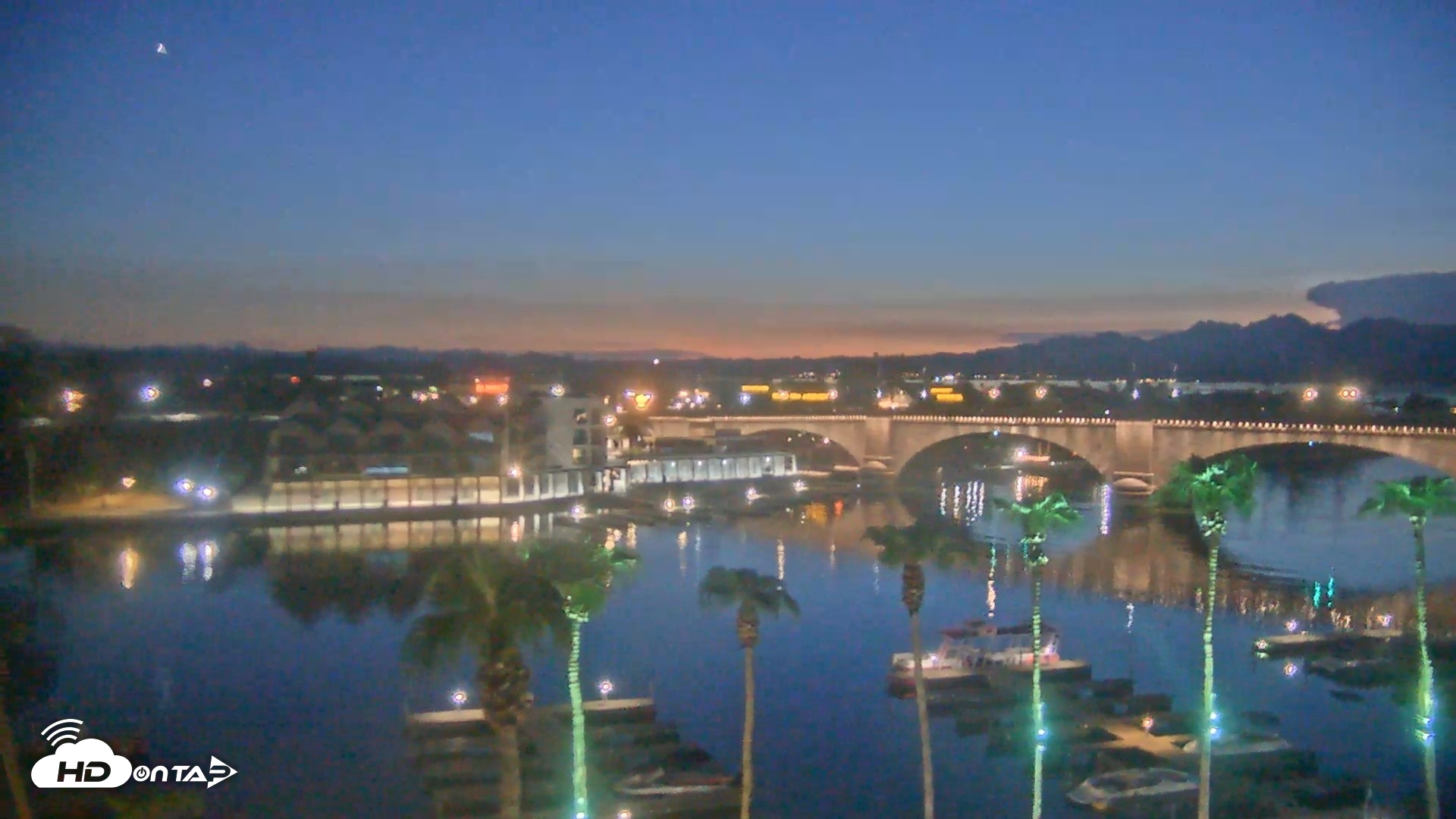 Snapshot of Lake Havasu London Bridge Live Webcam taken Aug 24, 2026, 7:52pm MST