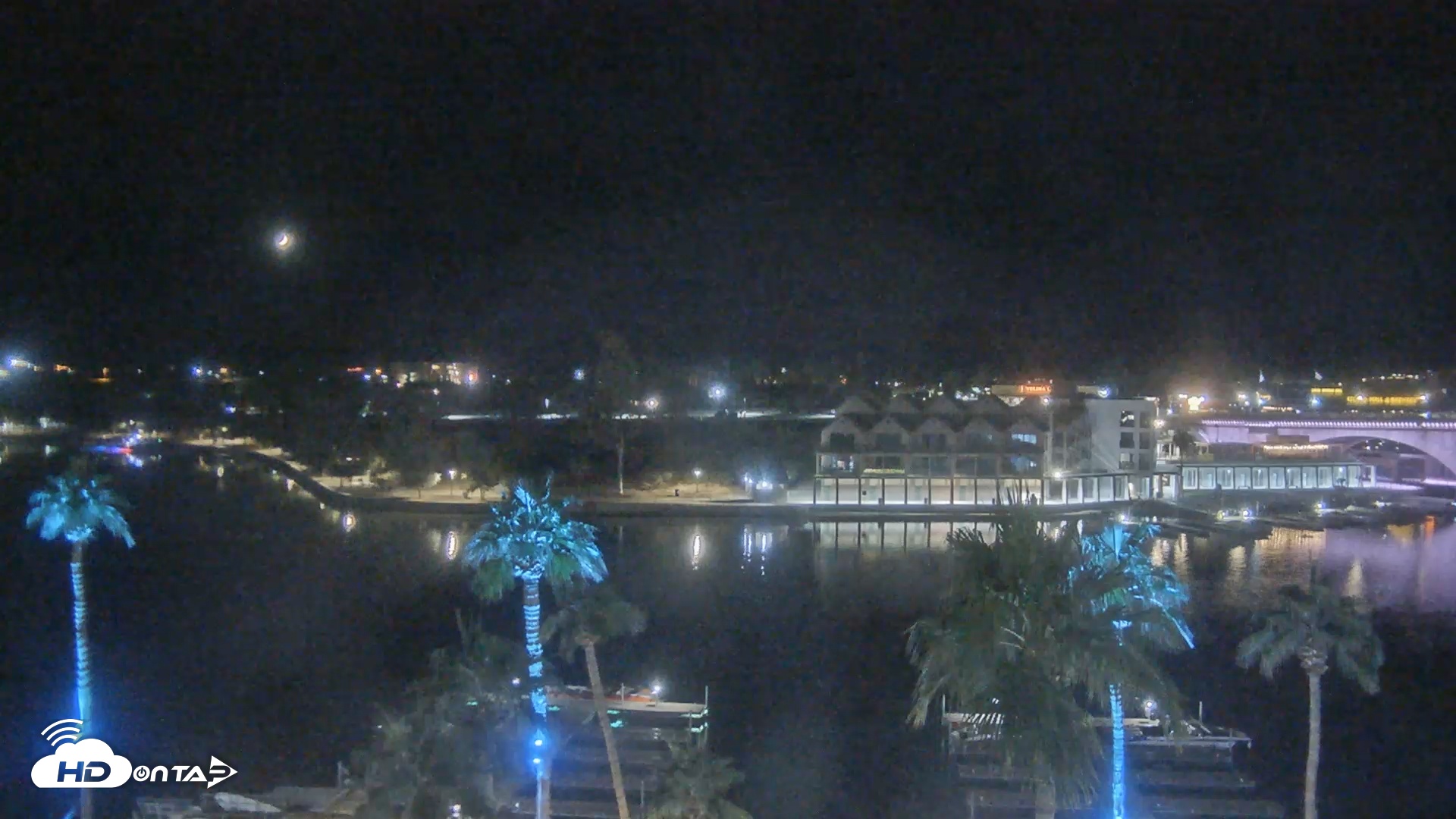 Snapshot of Lake Havasu London Bridge Live Webcam taken Oct 25, 2025, 7:41pm MST