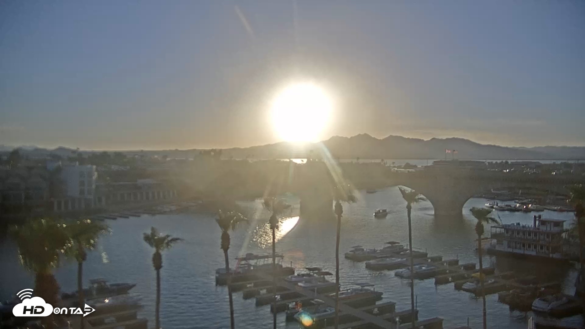 Snapshot of Lake Havasu London Bridge Live Webcam taken Jul 24, 2026, 7:15pm MST