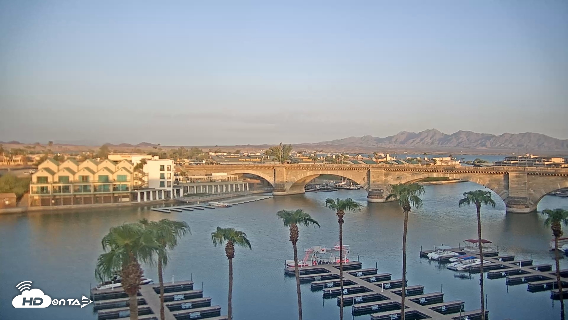 Snapshot of Lake Havasu London Bridge Live Webcam taken Sep 1, 2026, 6:32am MST