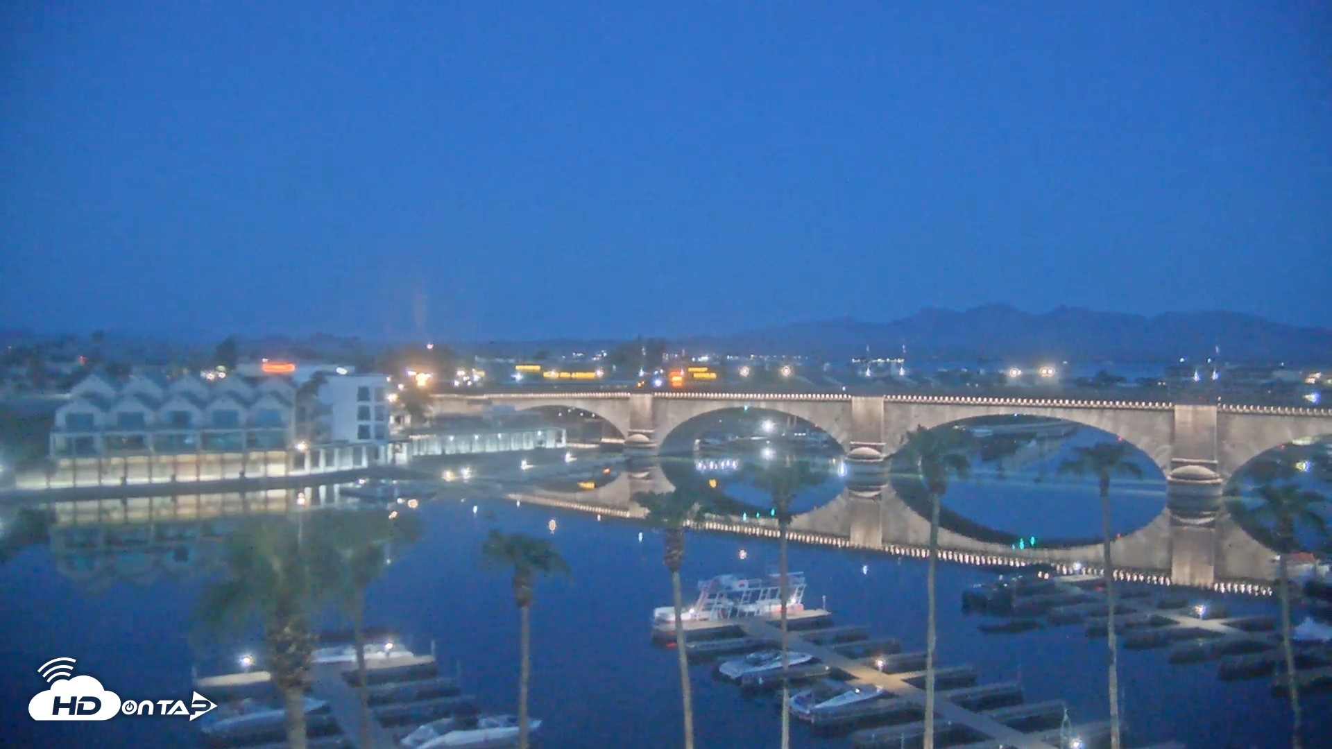 Snapshot of Lake Havasu London Bridge Live Webcam taken Aug 21, 2026, 5:33am MST