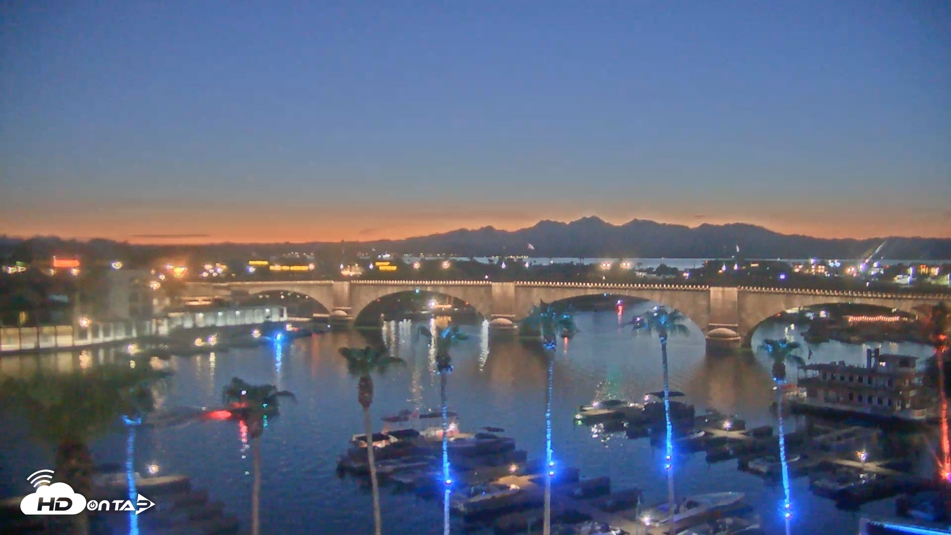 Snapshot of Lake Havasu London Bridge Live Webcam taken Aug 7, 2026, 8:11pm MST