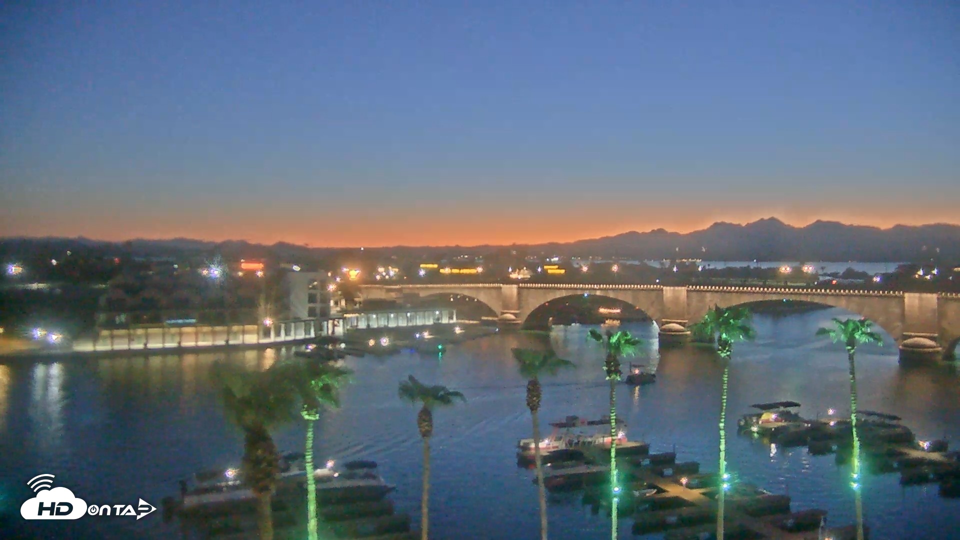 Snapshot of Lake Havasu London Bridge Live Webcam taken Aug 3, 2026, 8:15pm MST