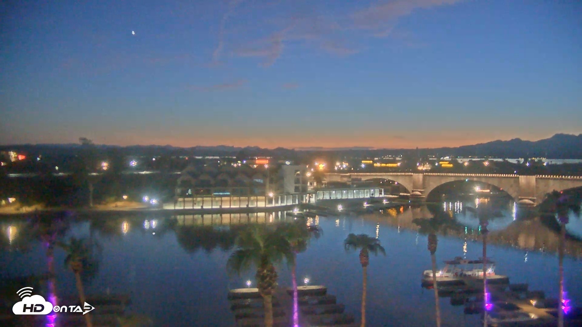 Snapshot of Lake Havasu London Bridge Live Webcam taken Aug 25, 2026, 7:50pm MST