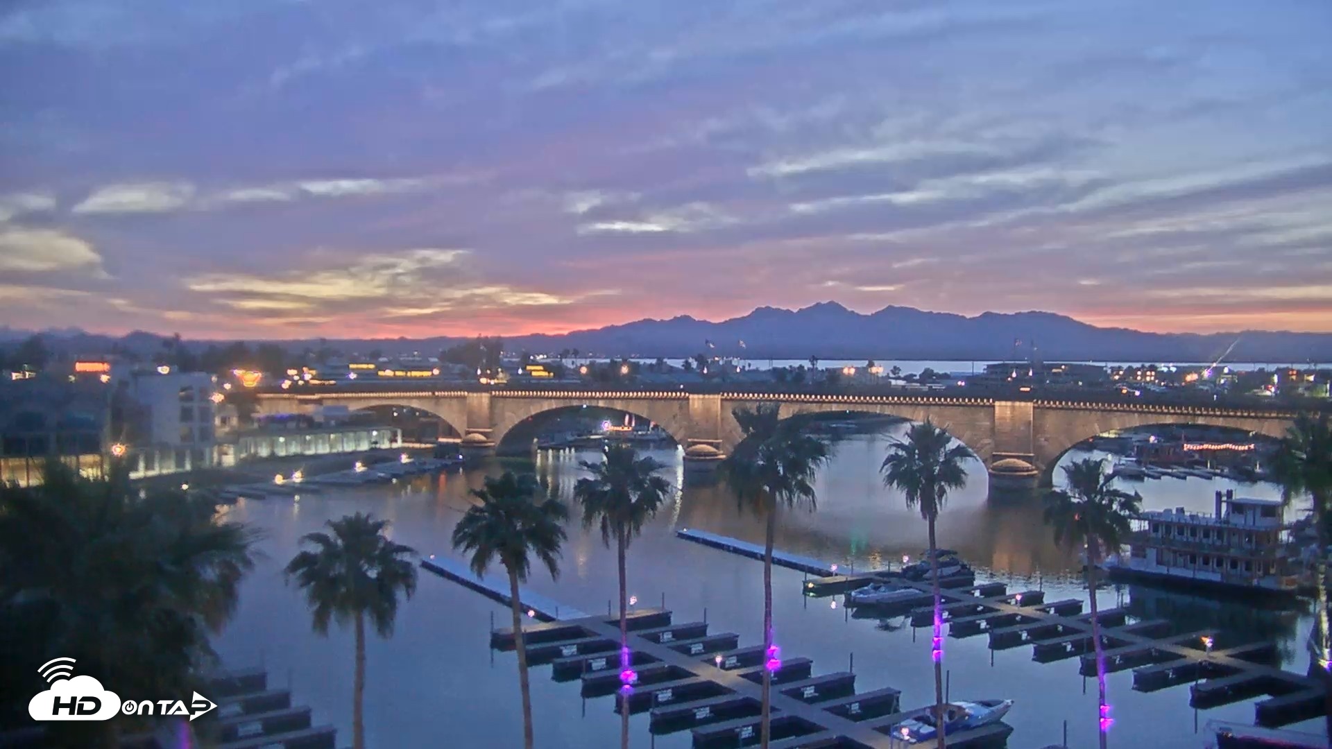 Snapshot of Lake Havasu London Bridge Live Webcam taken Apr 20, 2026, 7:35pm MST