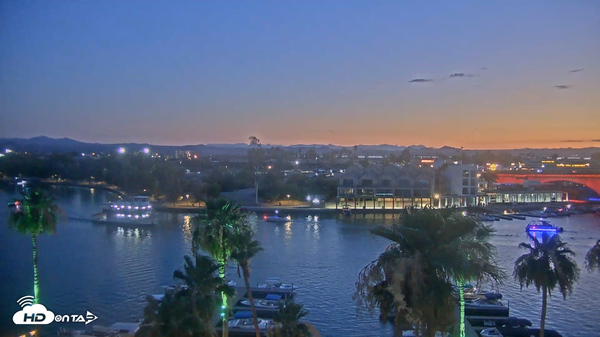 Snapshot of Lake Havasu London Bridge Live Webcam taken Jun 13, 2026, 8:17pm MST