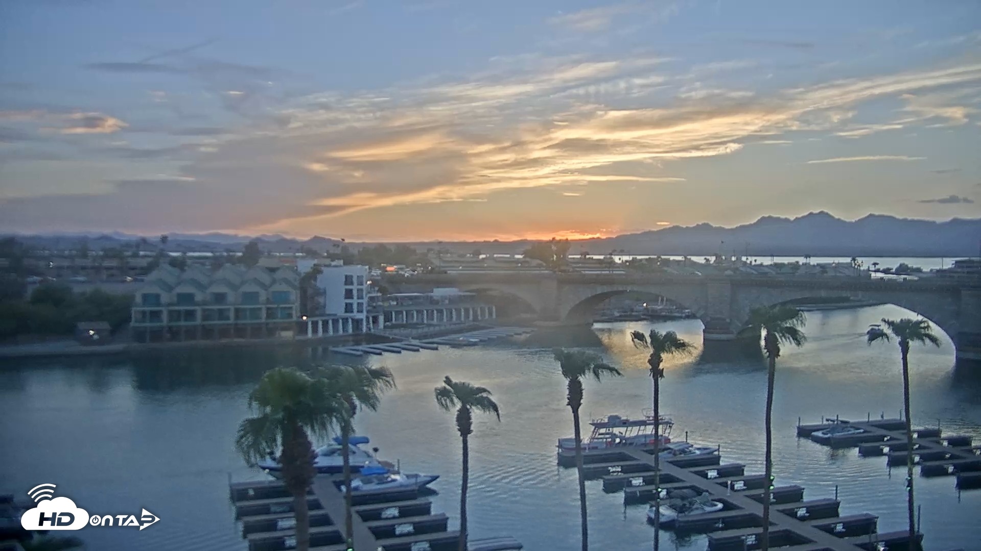Snapshot of Lake Havasu London Bridge Live Webcam taken Aug 23, 2026, 7:12pm MST