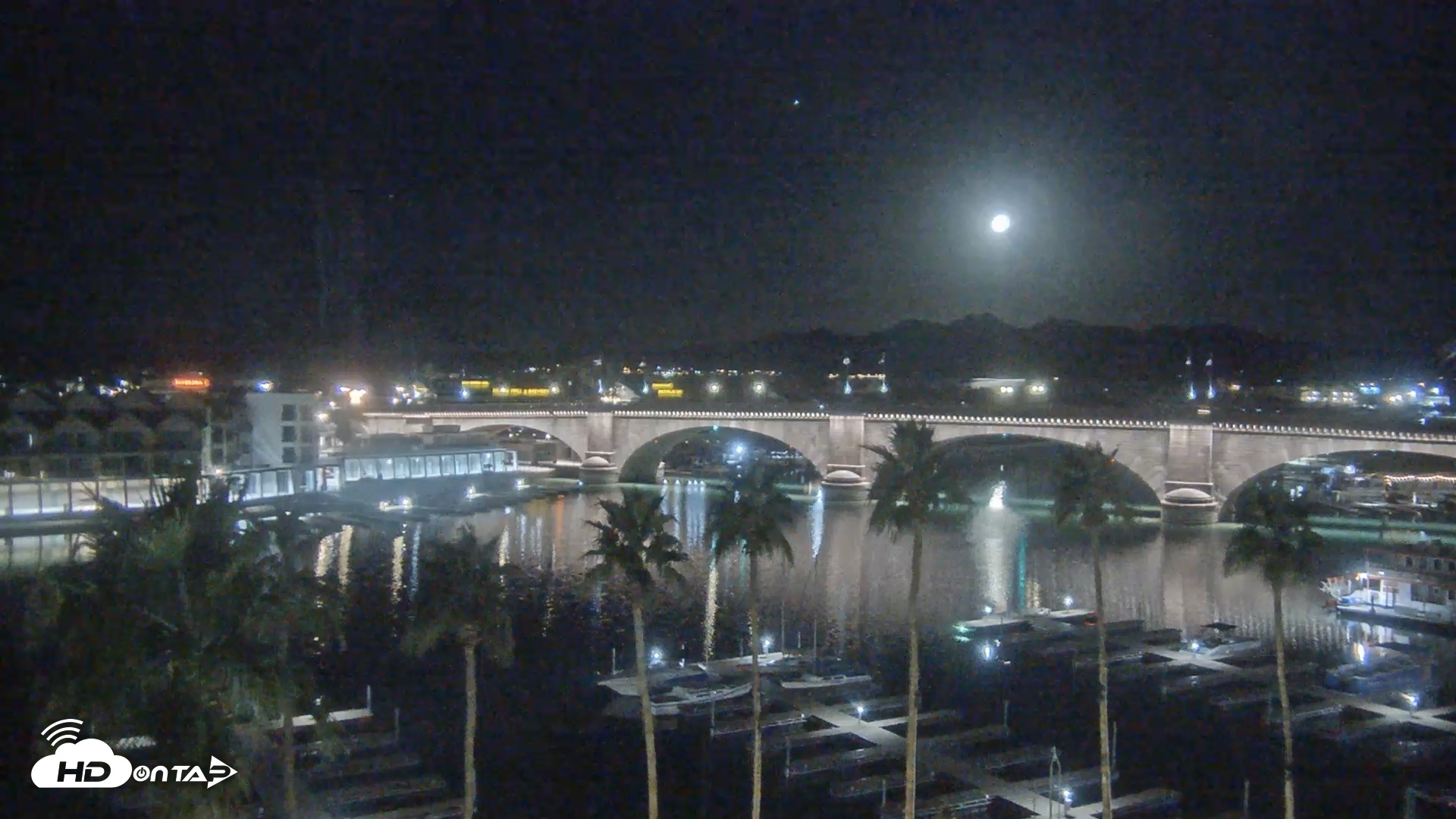 Snapshot of Lake Havasu London Bridge Live Webcam taken Jan 30, 2026, 5:17am MST