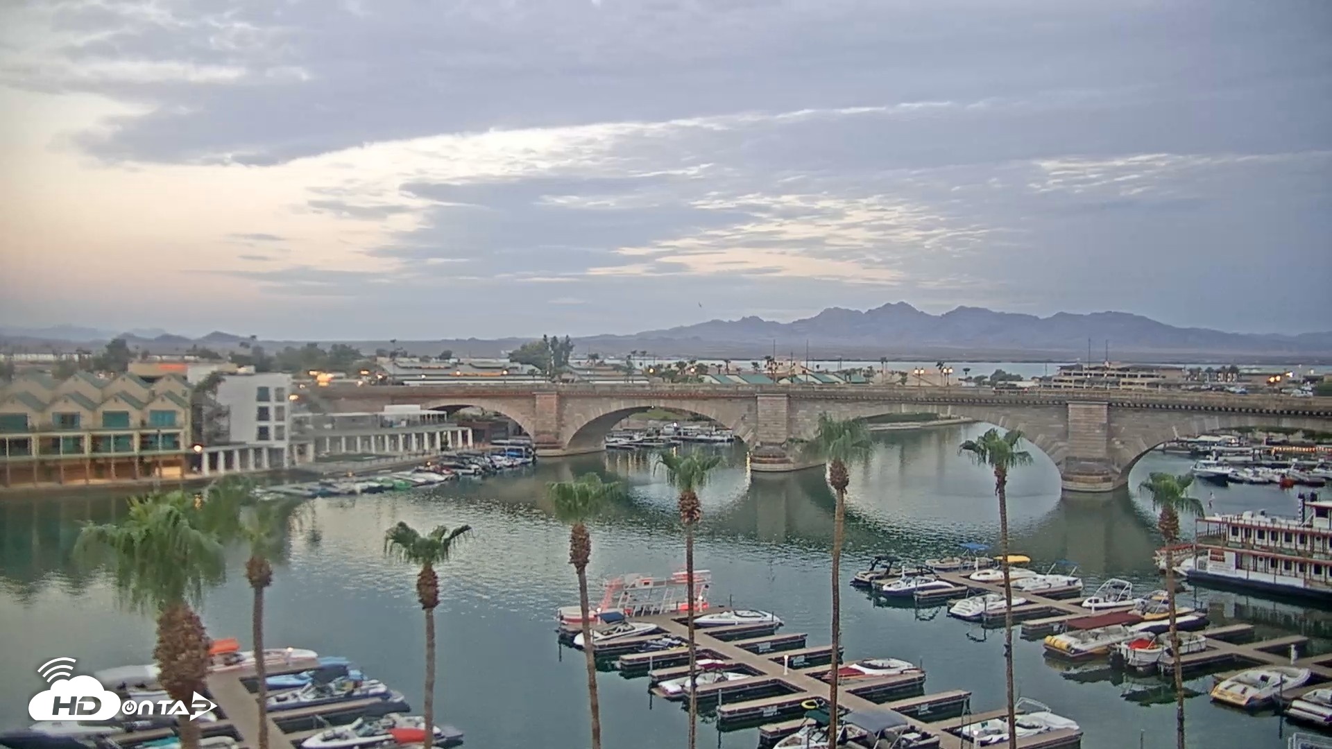 Snapshot of Lake Havasu London Bridge Live Webcam taken Jul 18, 2026, 5:41am MST