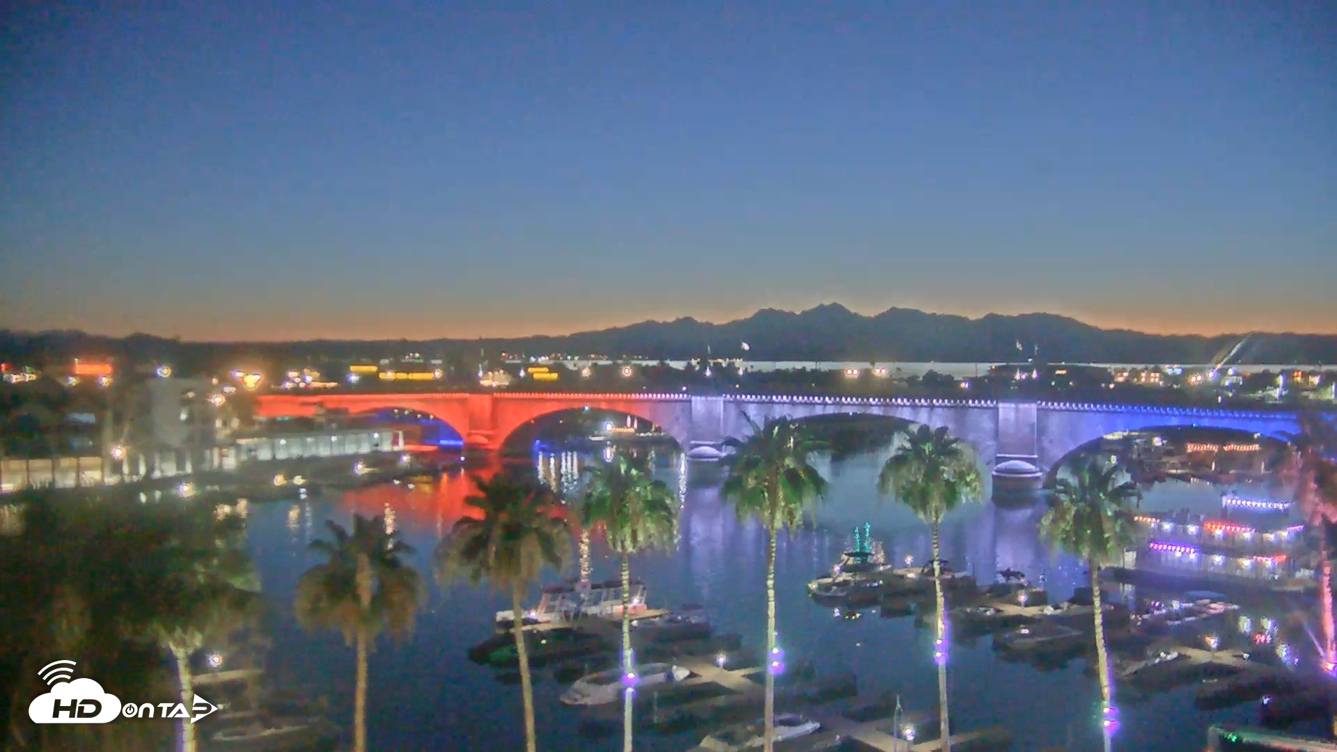Snapshot of Lake Havasu London Bridge Live Webcam taken Jun 9, 2026, 8:35pm MST