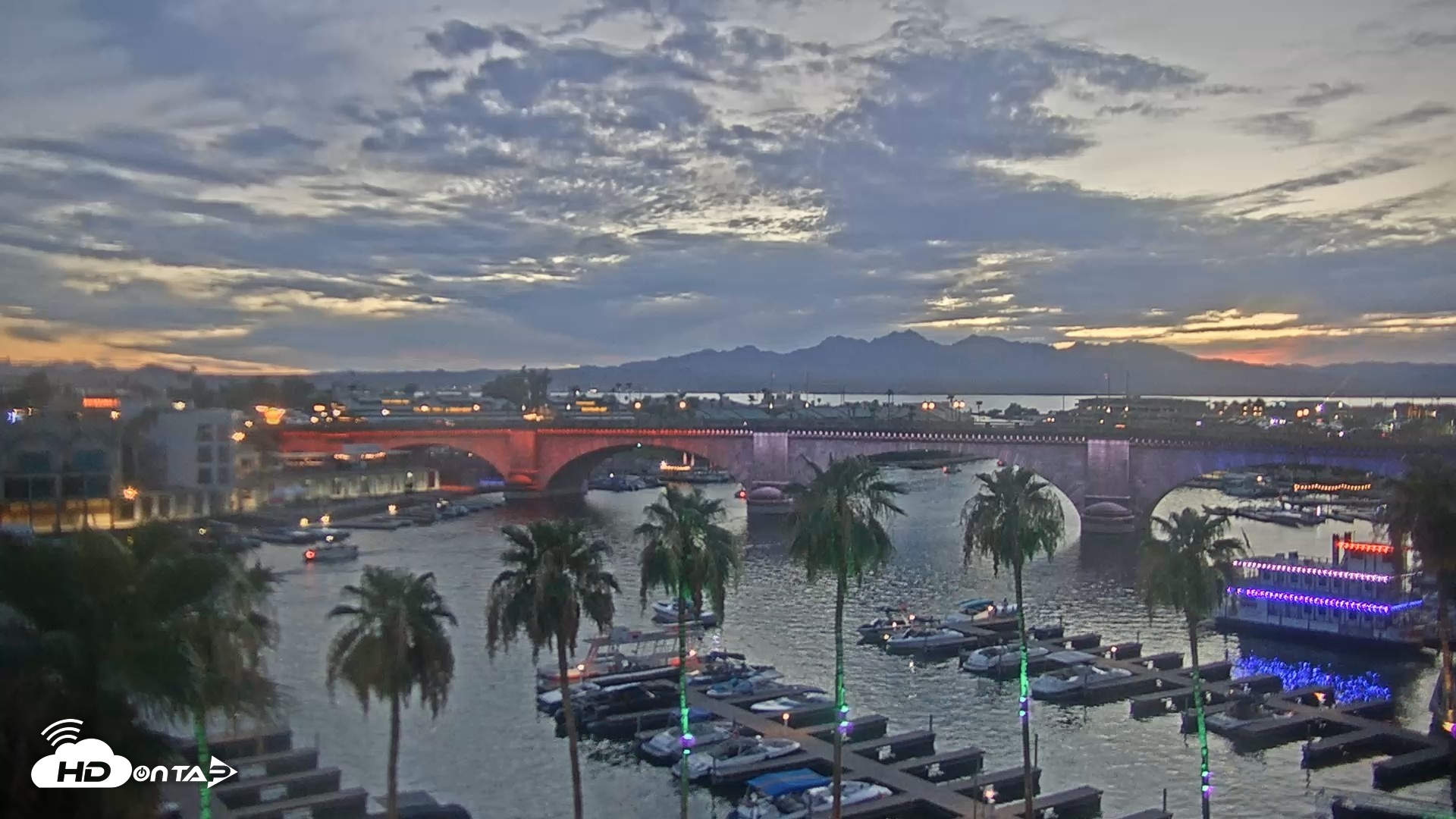 Snapshot of Lake Havasu London Bridge Live Webcam taken Jul 4, 2026, 8:11pm MST