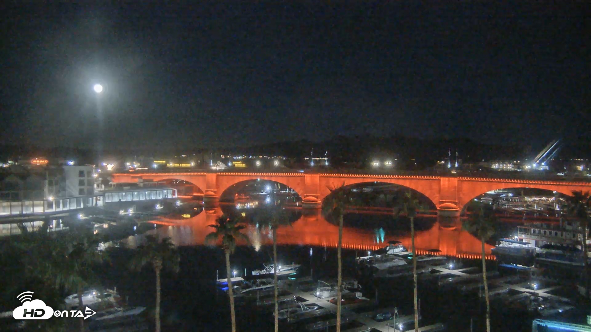 Snapshot of Lake Havasu London Bridge Live Webcam taken Oct 6, 2025, 5:22am MST