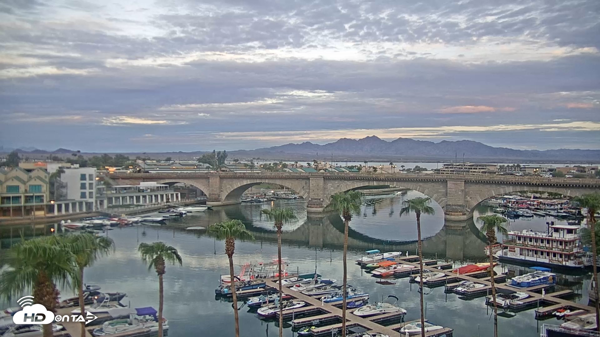 Snapshot of Lake Havasu London Bridge Live Webcam taken Sep 7, 2026, 6:21am MST