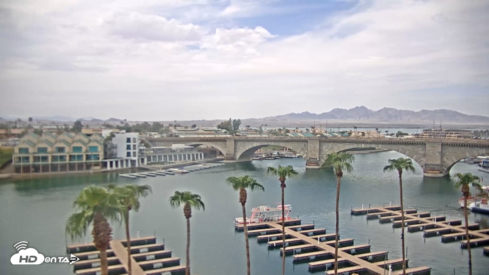 Snapshot of Lake Havasu London Bridge Live Webcam taken Aug 27, 2026, 1:47pm MST