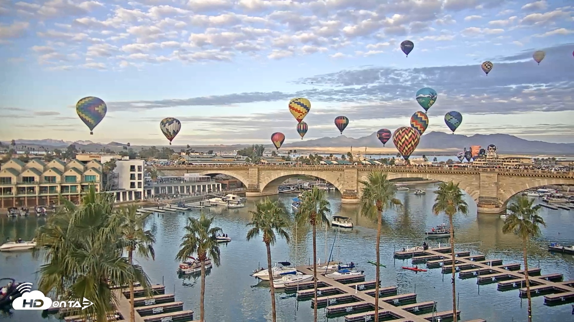 Snapshot of Lake Havasu London Bridge Live Webcam taken Jan 23, 2026, 8:21am MST