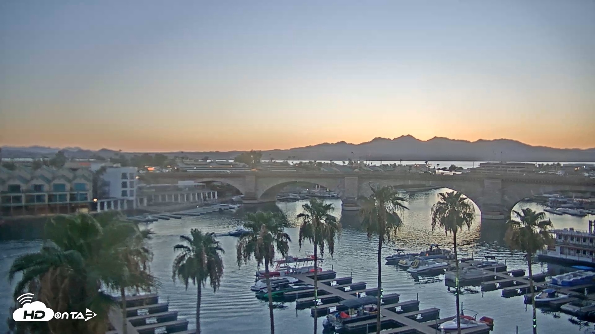 Snapshot of Lake Havasu London Bridge Live Webcam taken Jul 1, 2026, 7:55pm MST