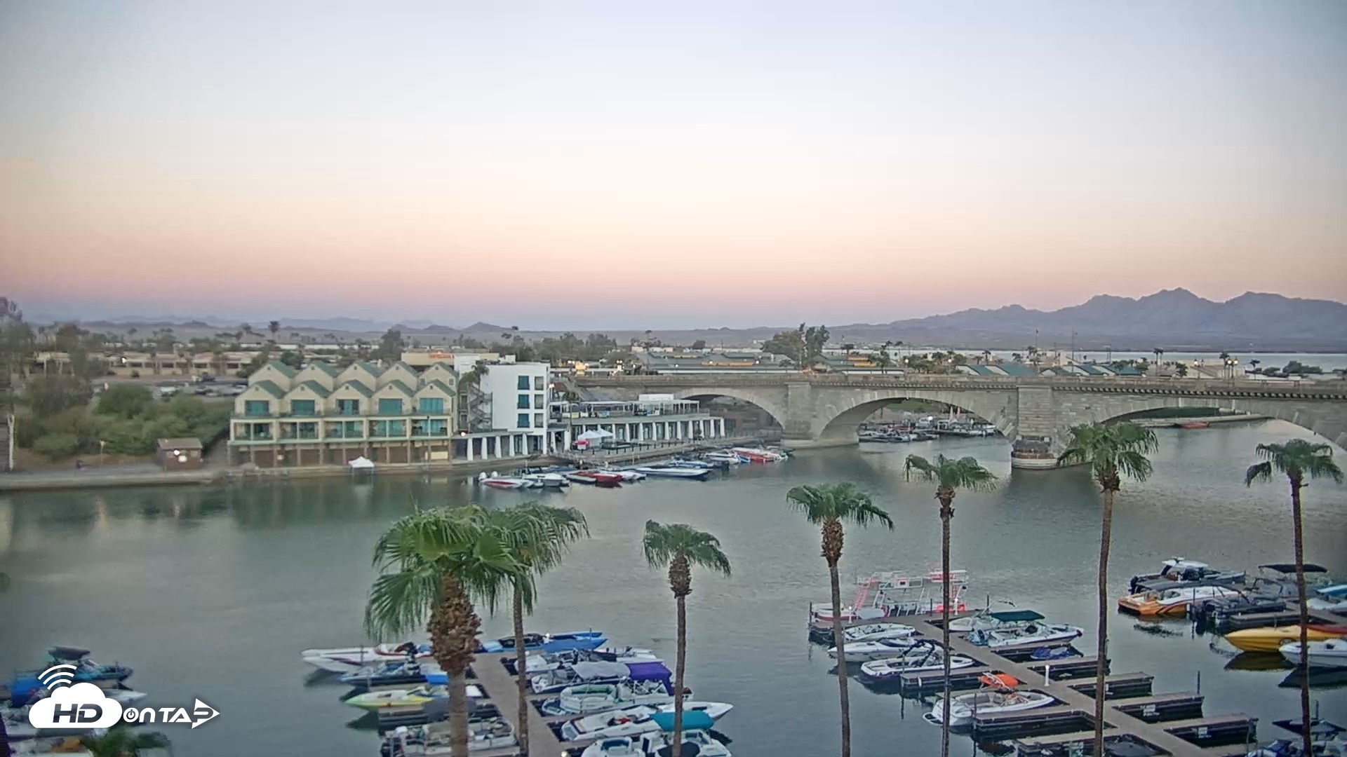 Snapshot of Lake Havasu London Bridge Live Webcam taken Sep 5, 2026, 6:14am MST