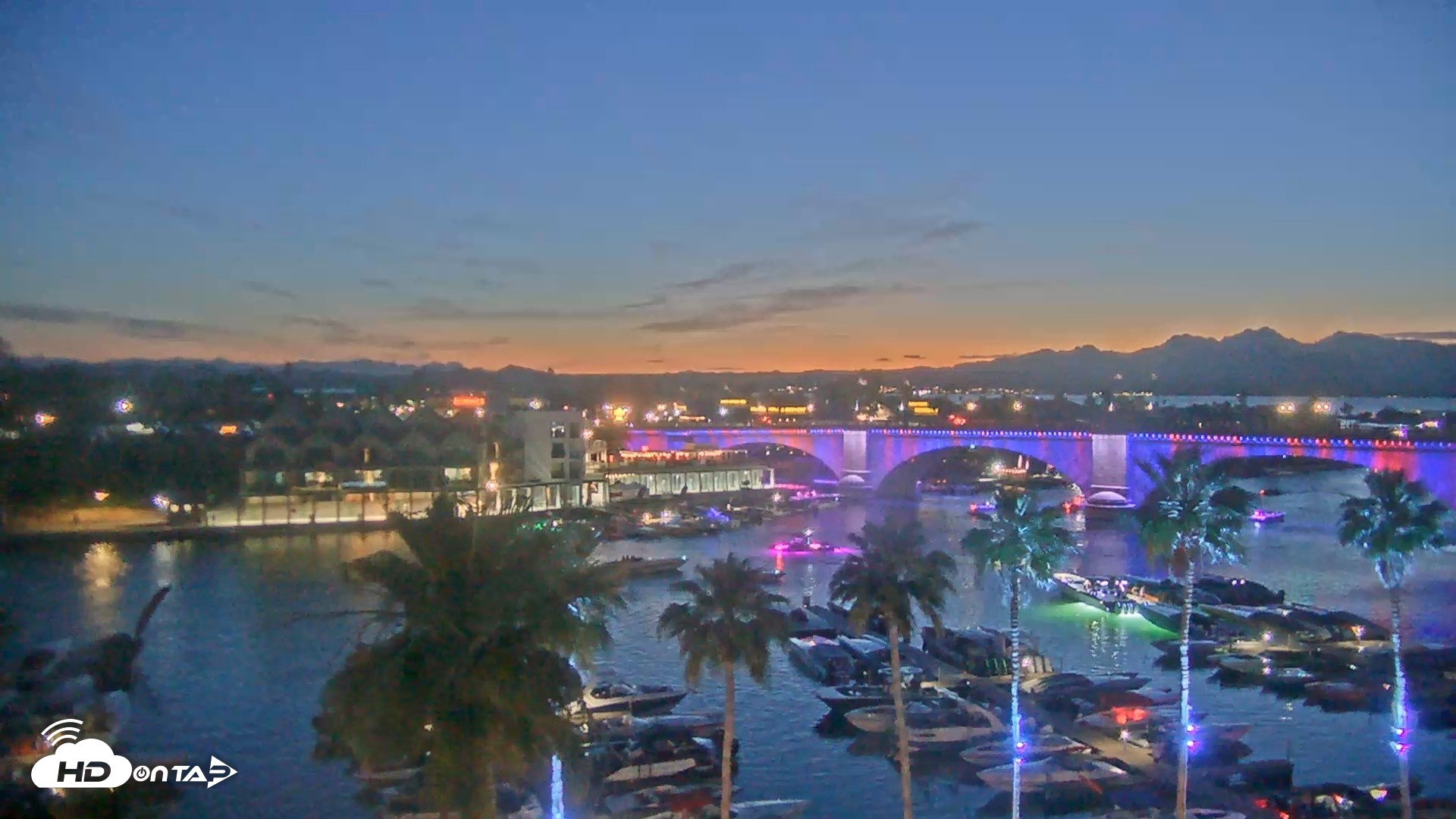 Snapshot of Lake Havasu London Bridge Live Webcam taken Apr 24, 2026, 7:50pm MST