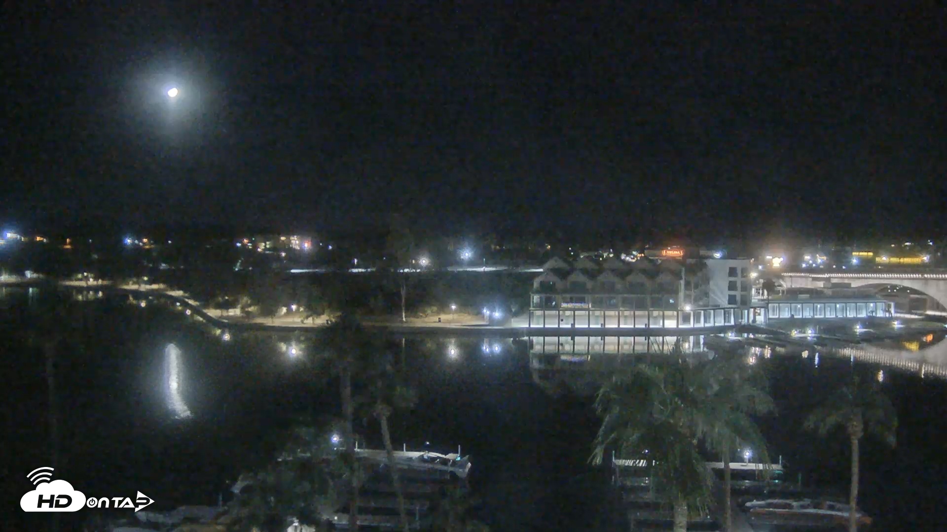 Snapshot of Lake Havasu London Bridge Live Webcam taken Sep 30, 2025, 11:17pm MST