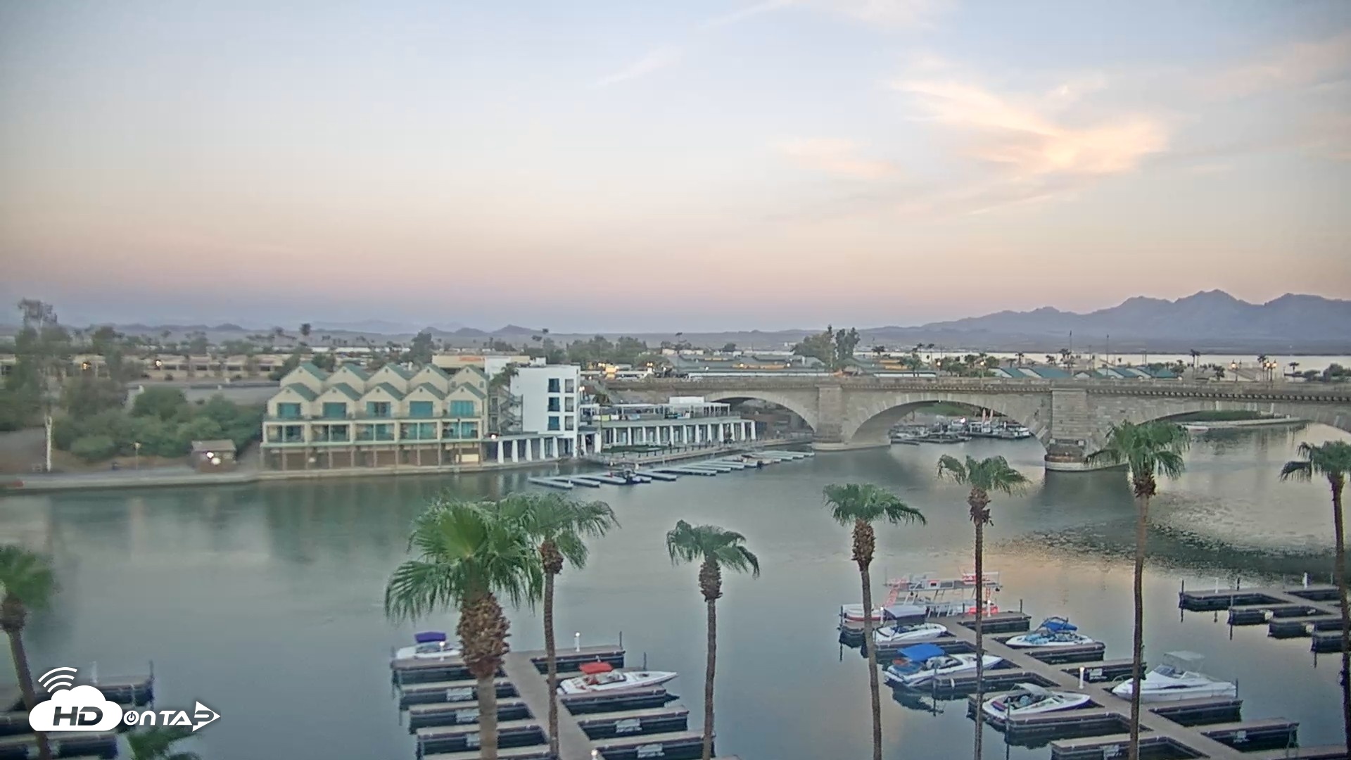 Snapshot of Lake Havasu London Bridge Live Webcam taken Aug 19, 2026, 6:02am MST