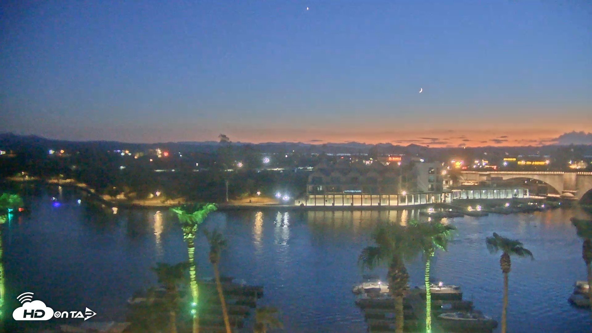 Snapshot of Lake Havasu London Bridge Live Webcam taken Aug 14, 2026, 8:01pm MST