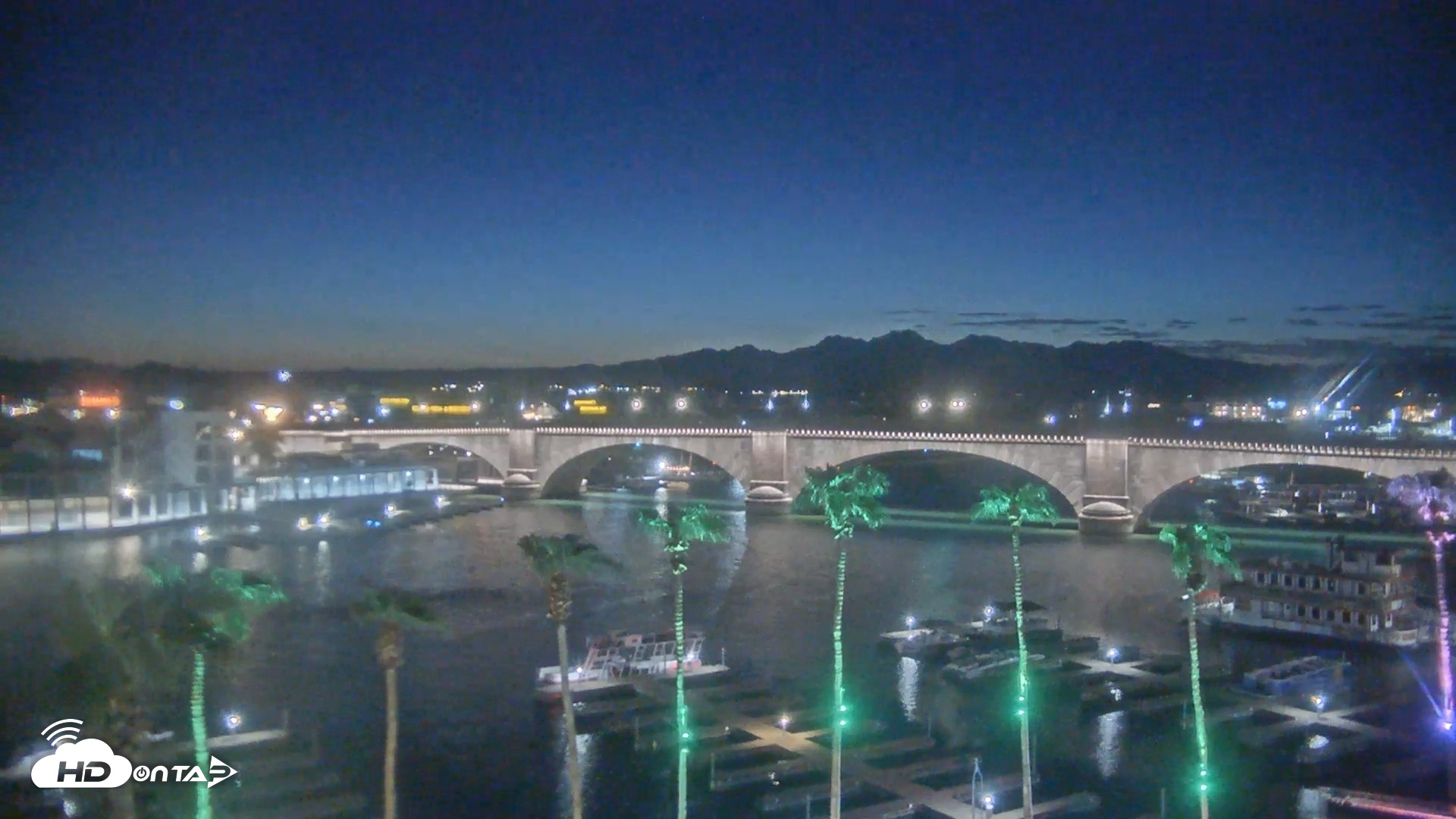 Snapshot of Lake Havasu London Bridge Live Webcam taken Aug 31, 2026, 7:55pm MST