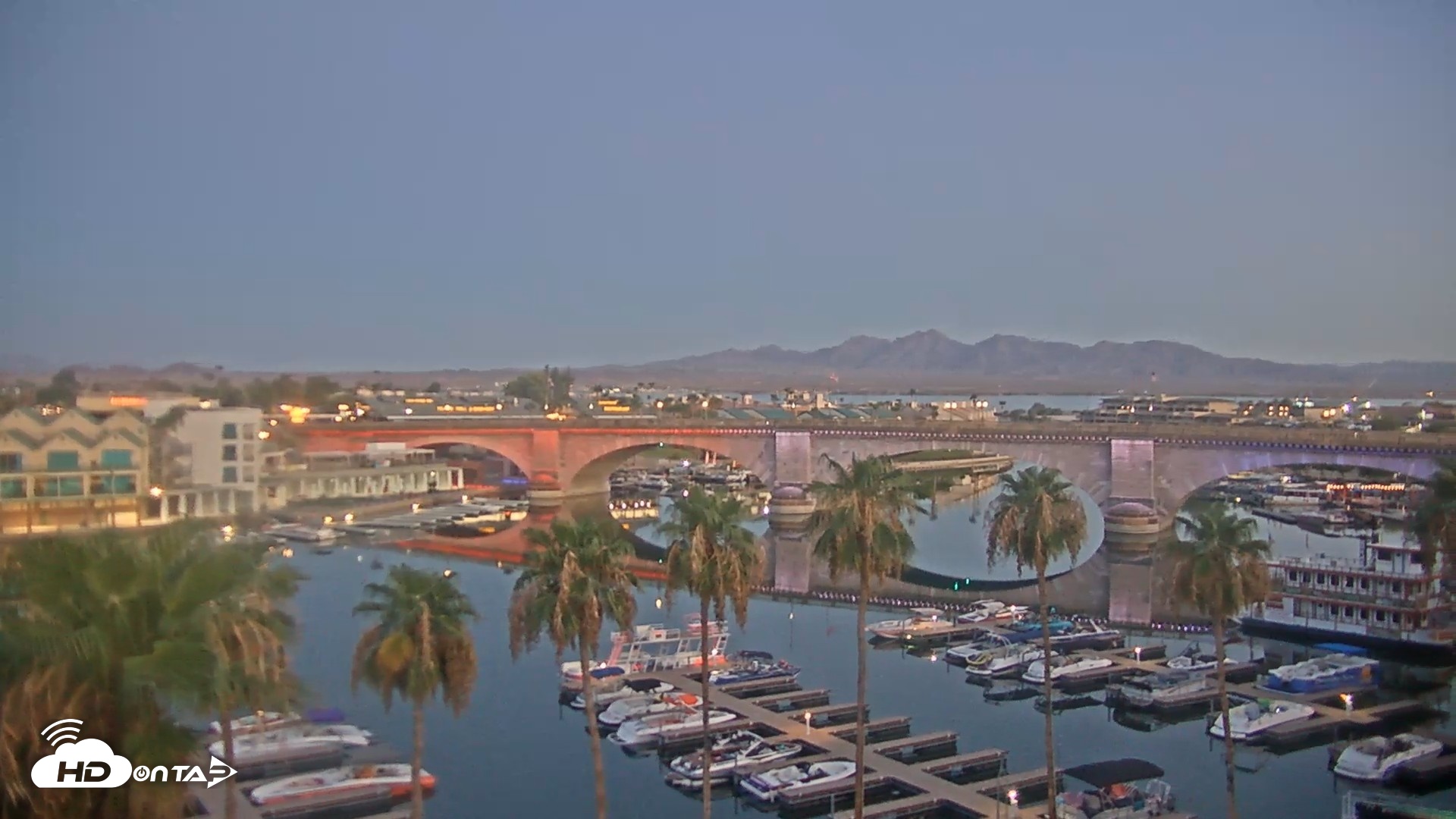 Snapshot of Lake Havasu London Bridge Live Webcam taken Jul 7, 2026, 5:13am MST