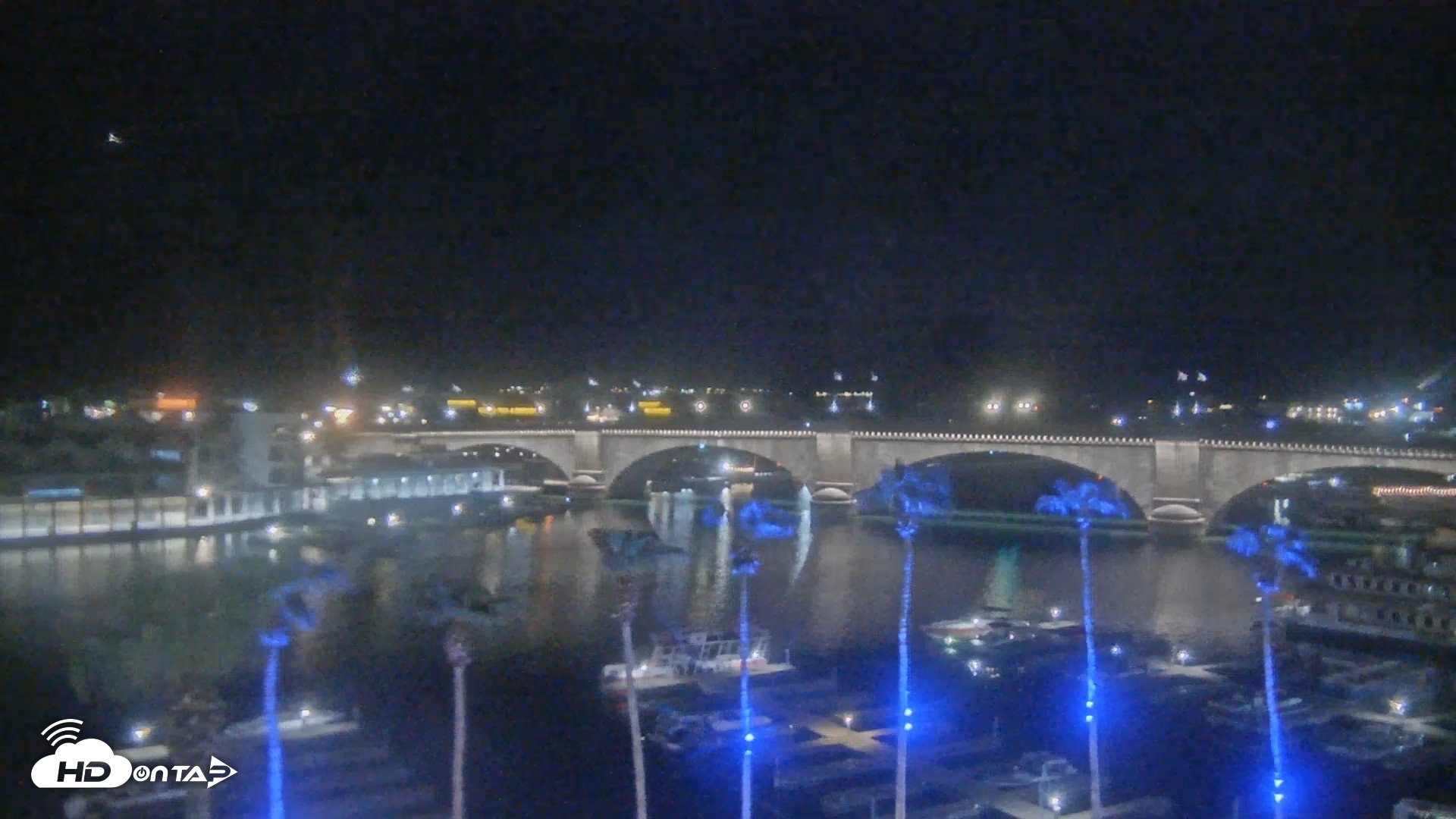 Snapshot of Lake Havasu London Bridge Live Webcam taken Aug 9, 2026, 8:40pm MST