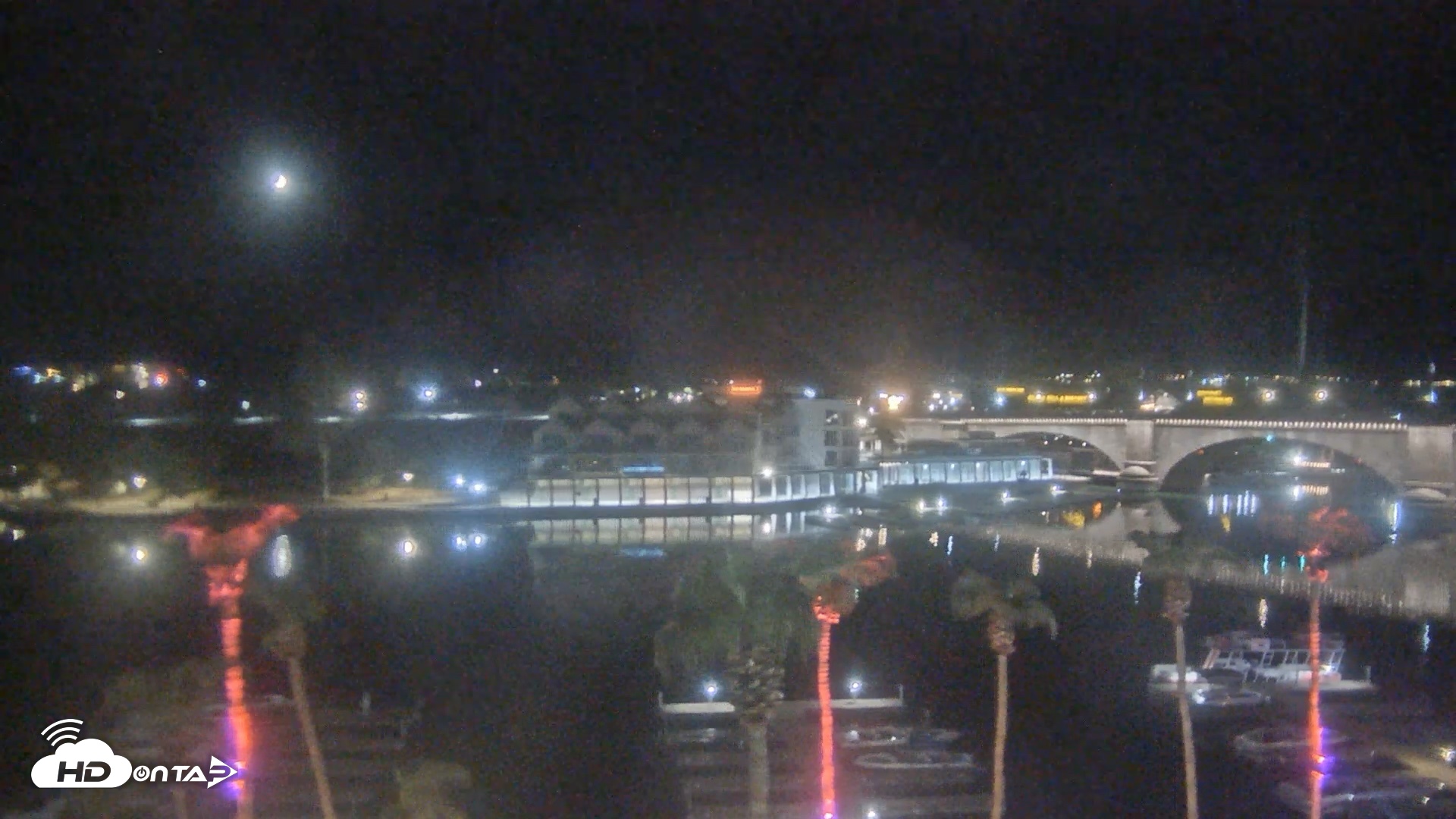Snapshot of Lake Havasu London Bridge Live Webcam taken Aug 17, 2026, 9:13pm MST