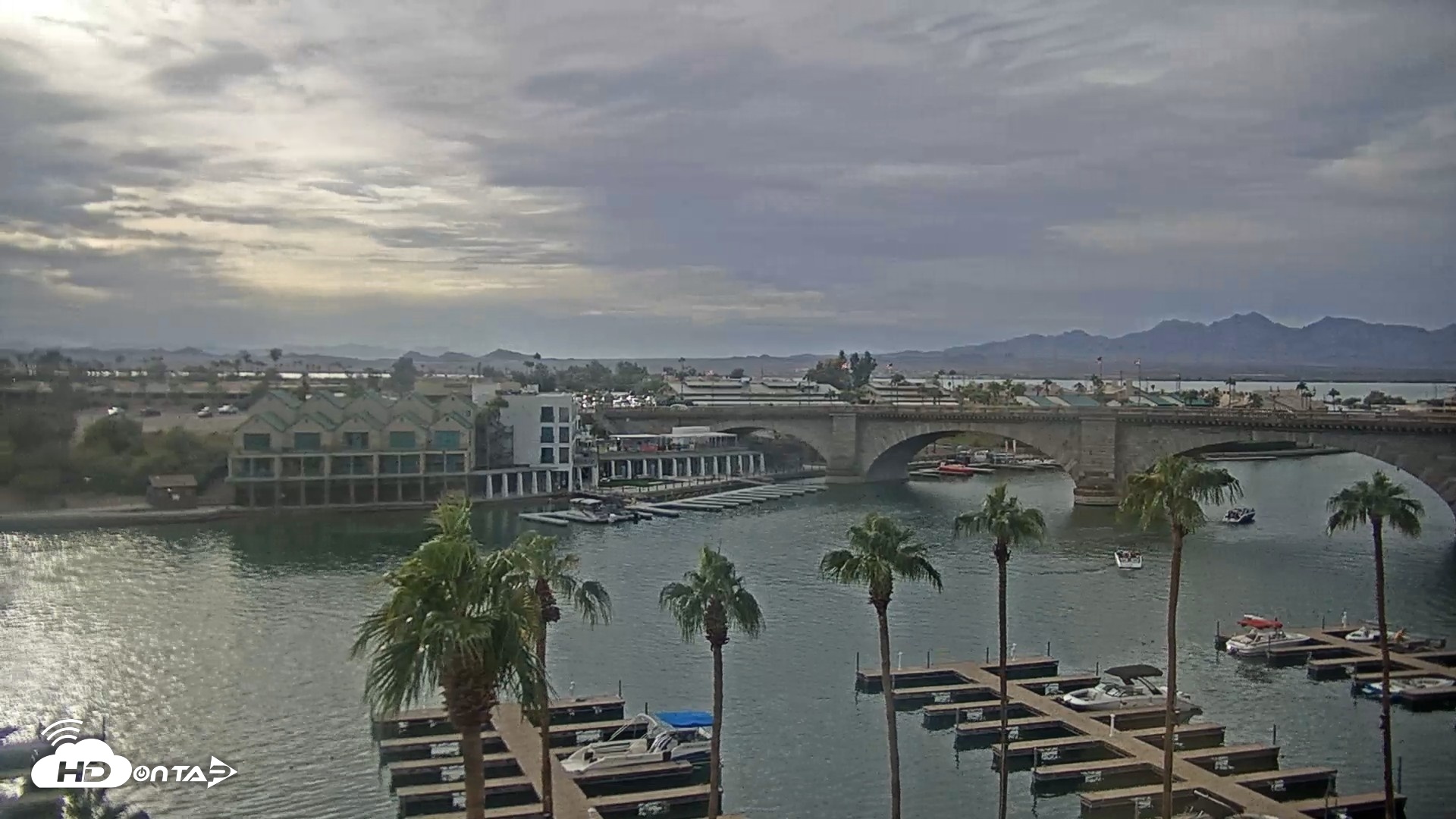 Snapshot of Lake Havasu London Bridge Live Webcam taken Oct 17, 2026, 4:24pm MST