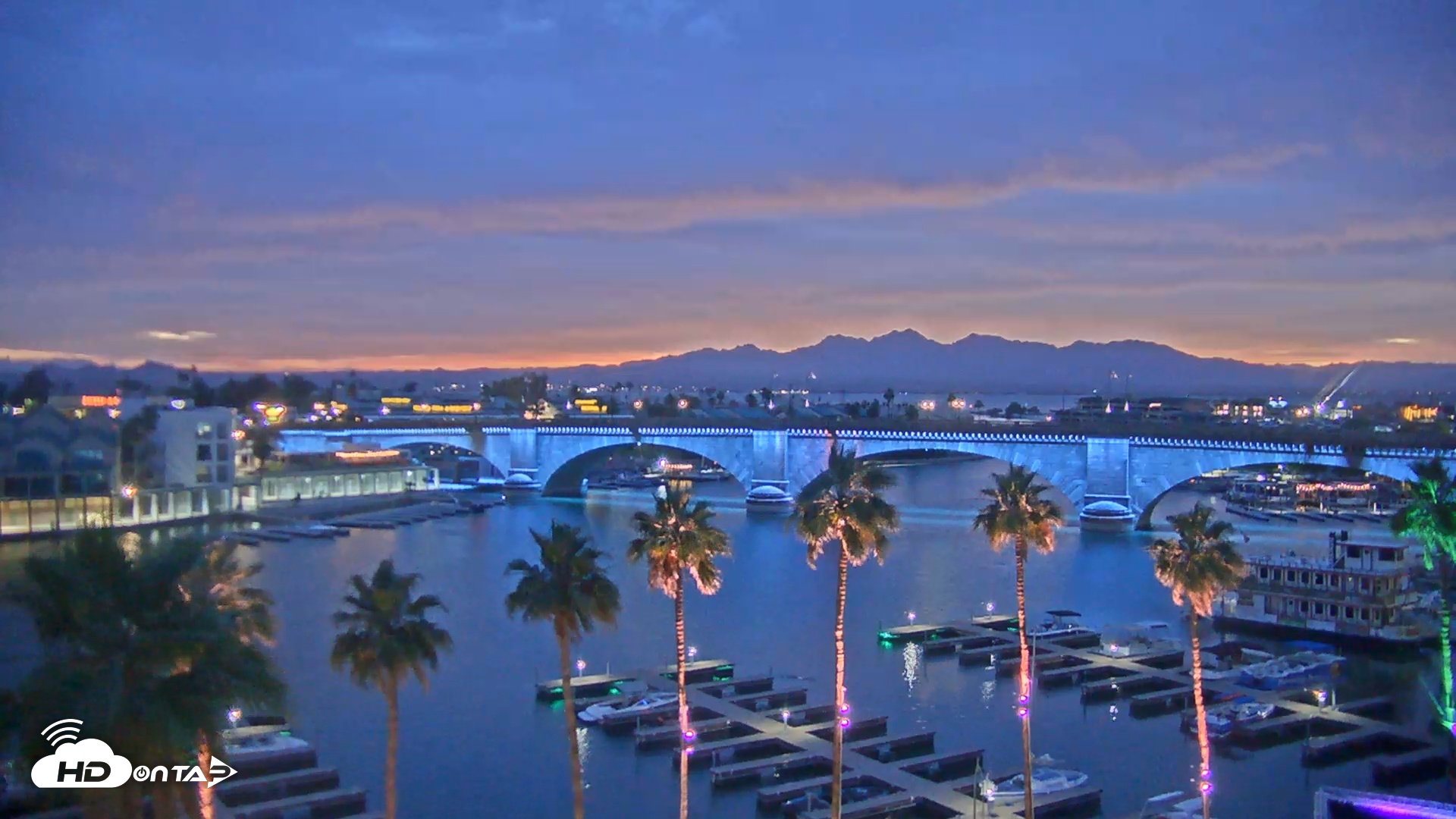 Snapshot of Lake Havasu London Bridge Live Webcam taken May 12, 2025, 7:51pm MST