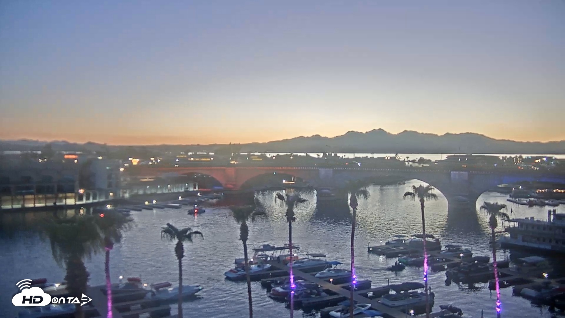 Snapshot of Lake Havasu London Bridge Live Webcam taken Jul 31, 2026, 8:03pm MST