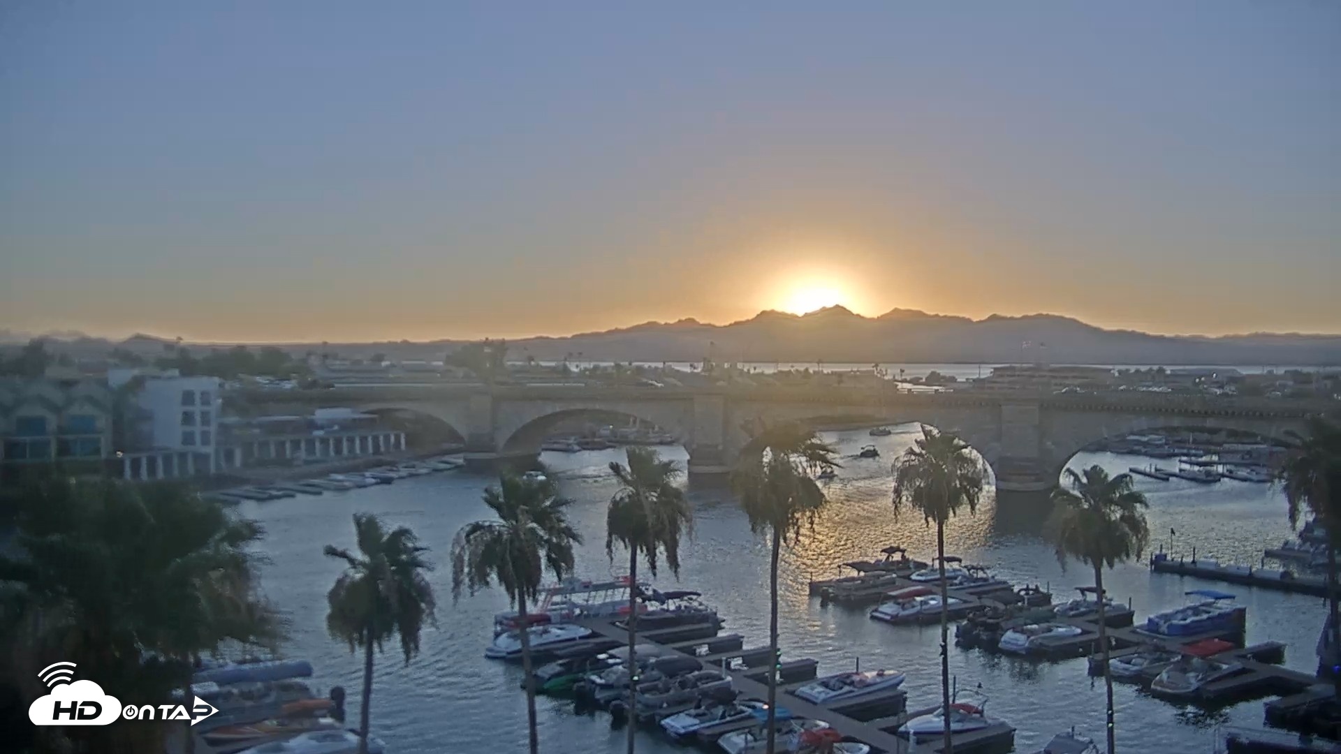 Snapshot of Lake Havasu London Bridge Live Webcam taken Jun 27, 2026, 7:39pm MST