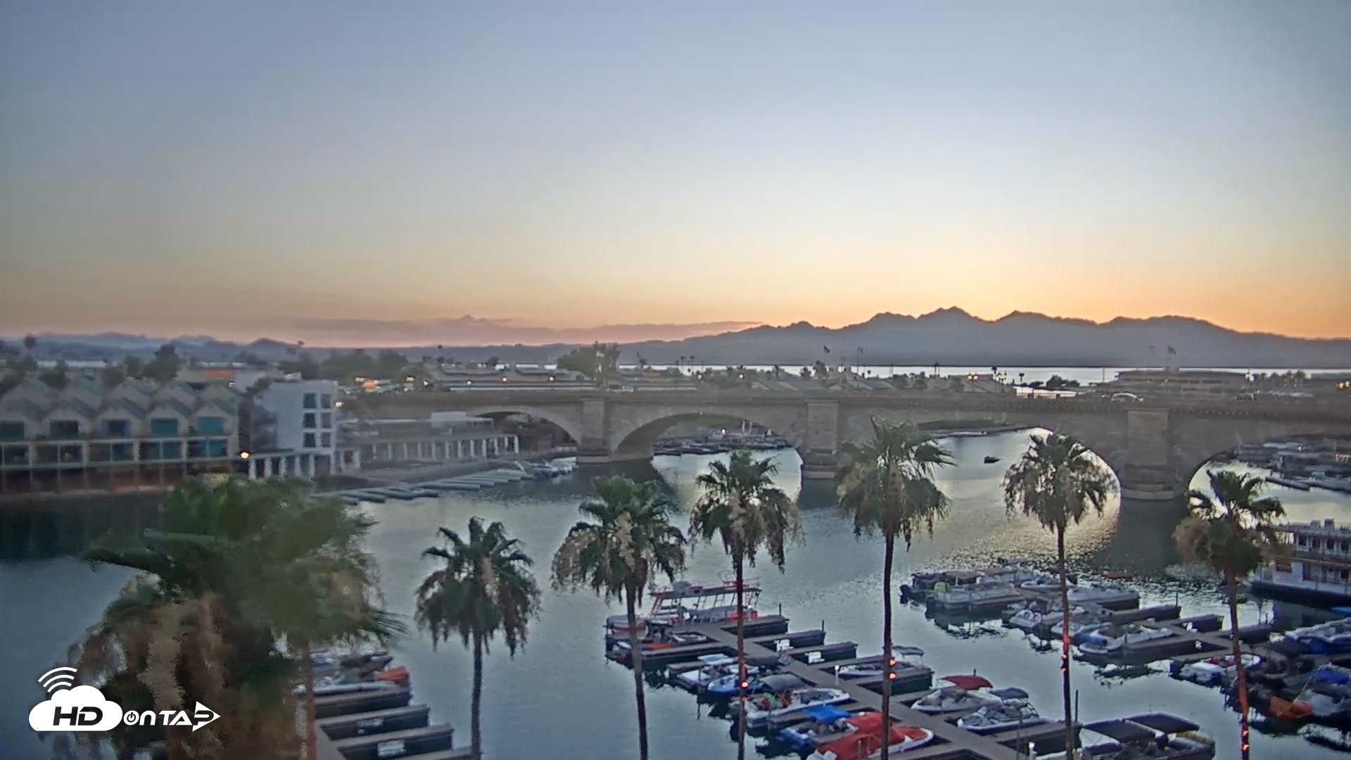 Snapshot of Lake Havasu London Bridge Live Webcam taken Jun 15, 2026, 7:55pm MST