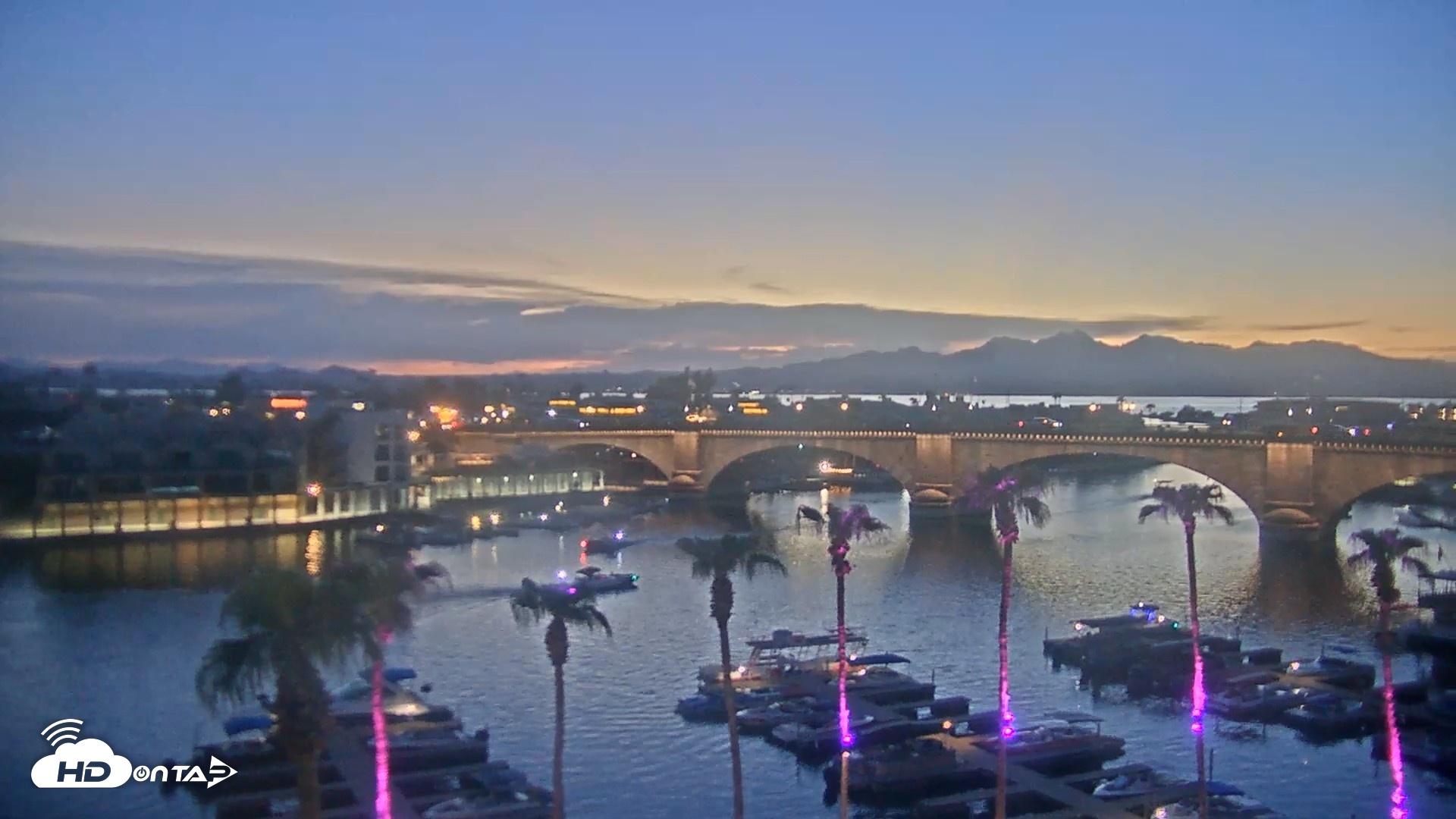 Snapshot of Lake Havasu London Bridge Live Webcam taken Aug 21, 2026, 7:43pm MST