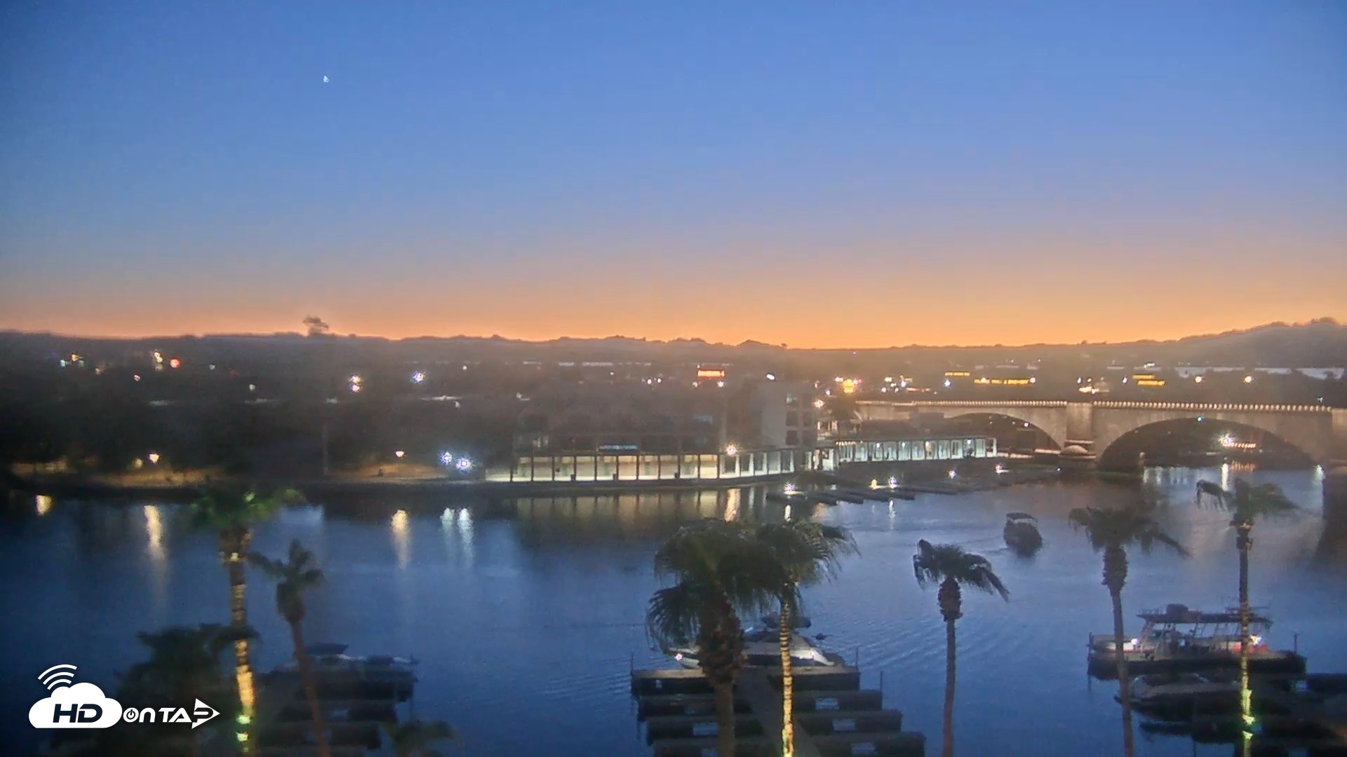 Snapshot of Lake Havasu London Bridge Live Webcam taken Sep 2, 2026, 7:31pm MST